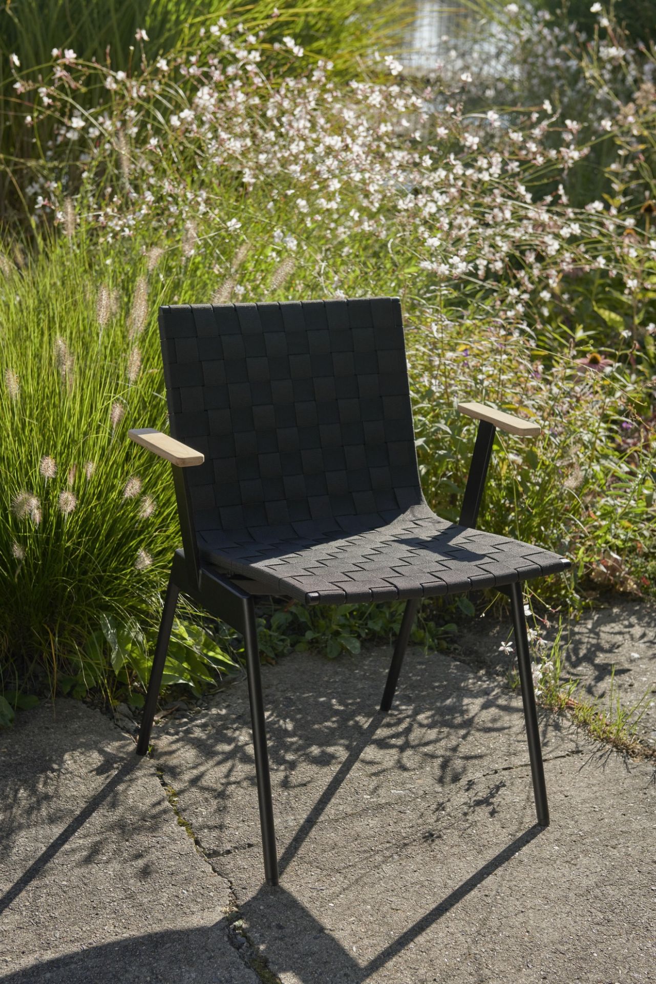 Ville AV34 Outdoor Chair Chaise AndTradition