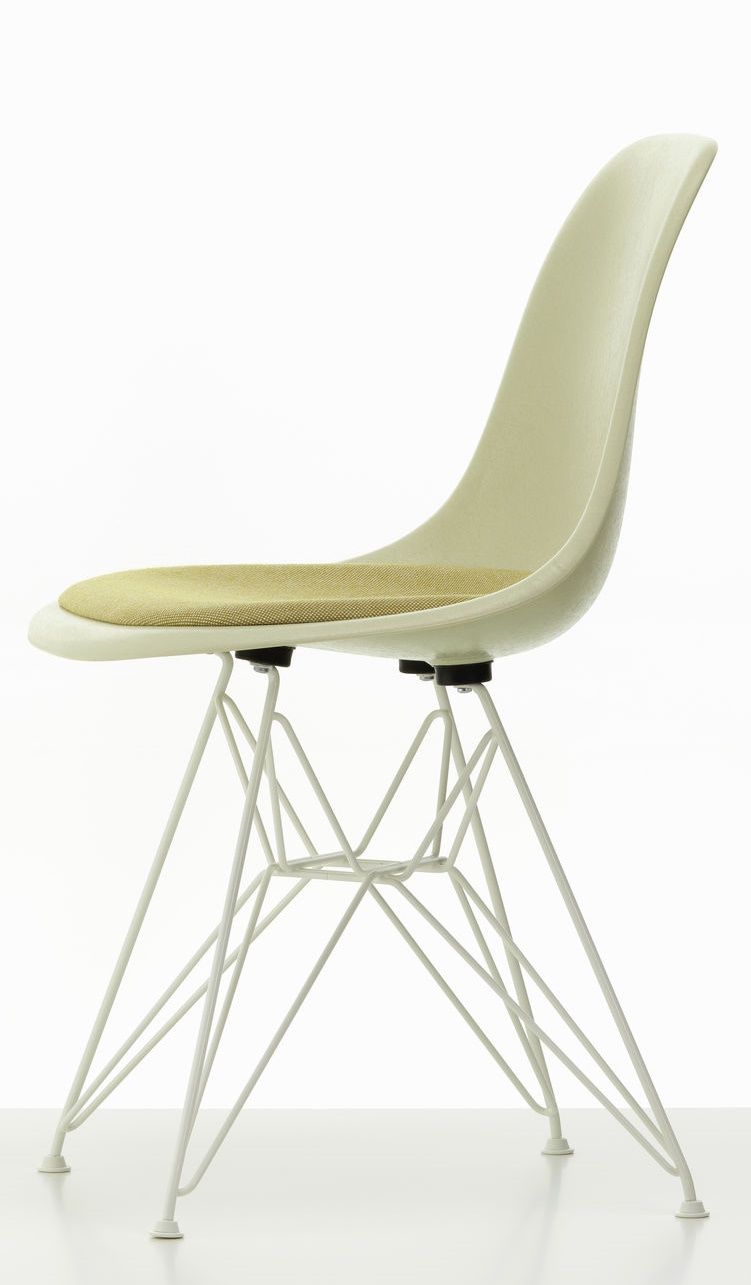 Eames Fiberglass Chair DSR chaise avec coussin d'assise Vitra