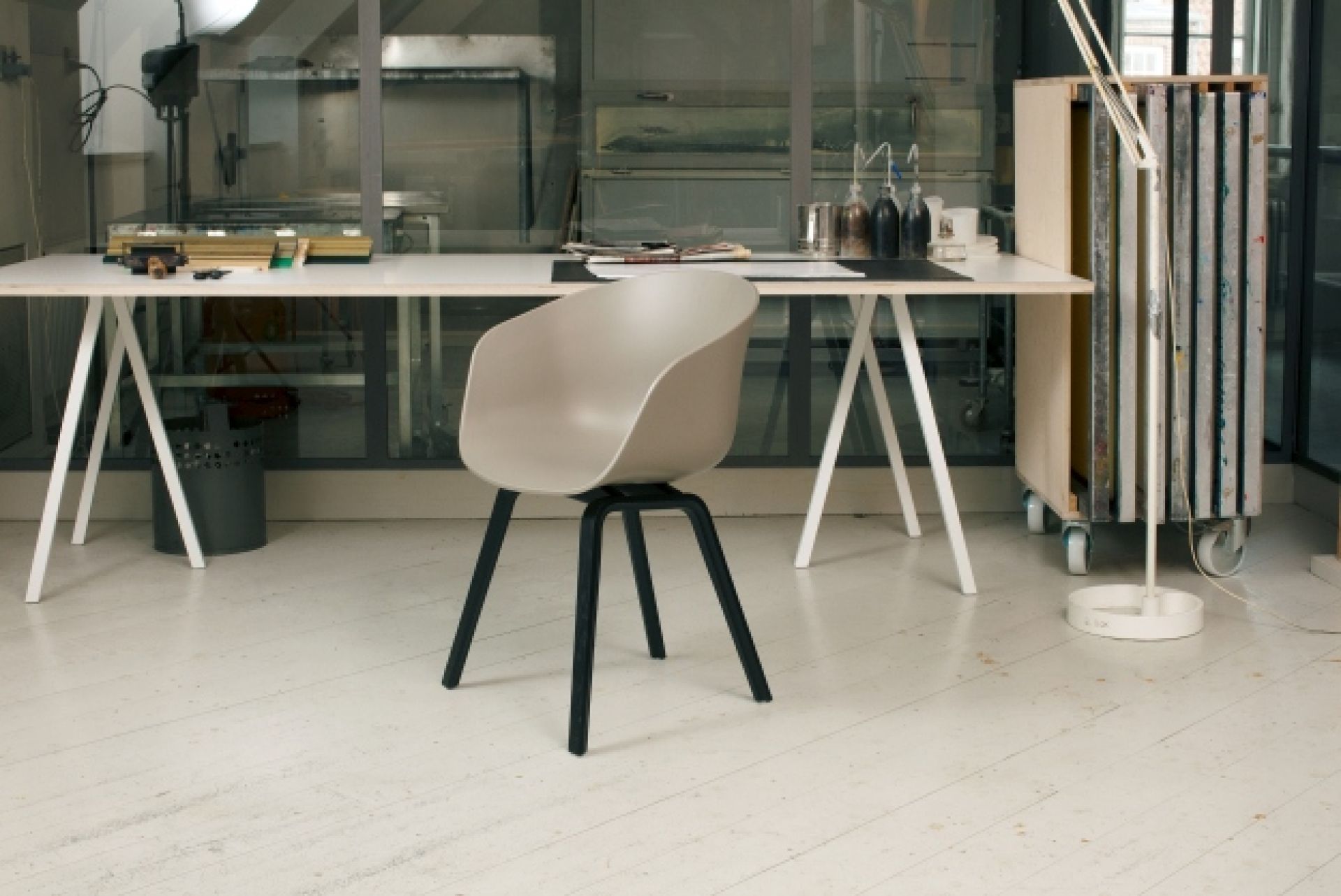 Loop Stand Table L 200 cm PLATEAU BLANC/CADRE NOIR Hay OFFRE SPECIALE