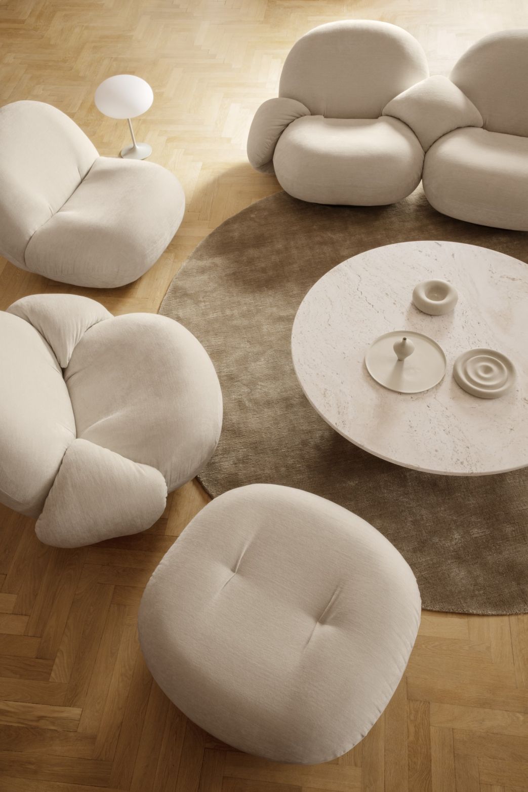 Pacha Lounge Chair Fauteuil Gubi