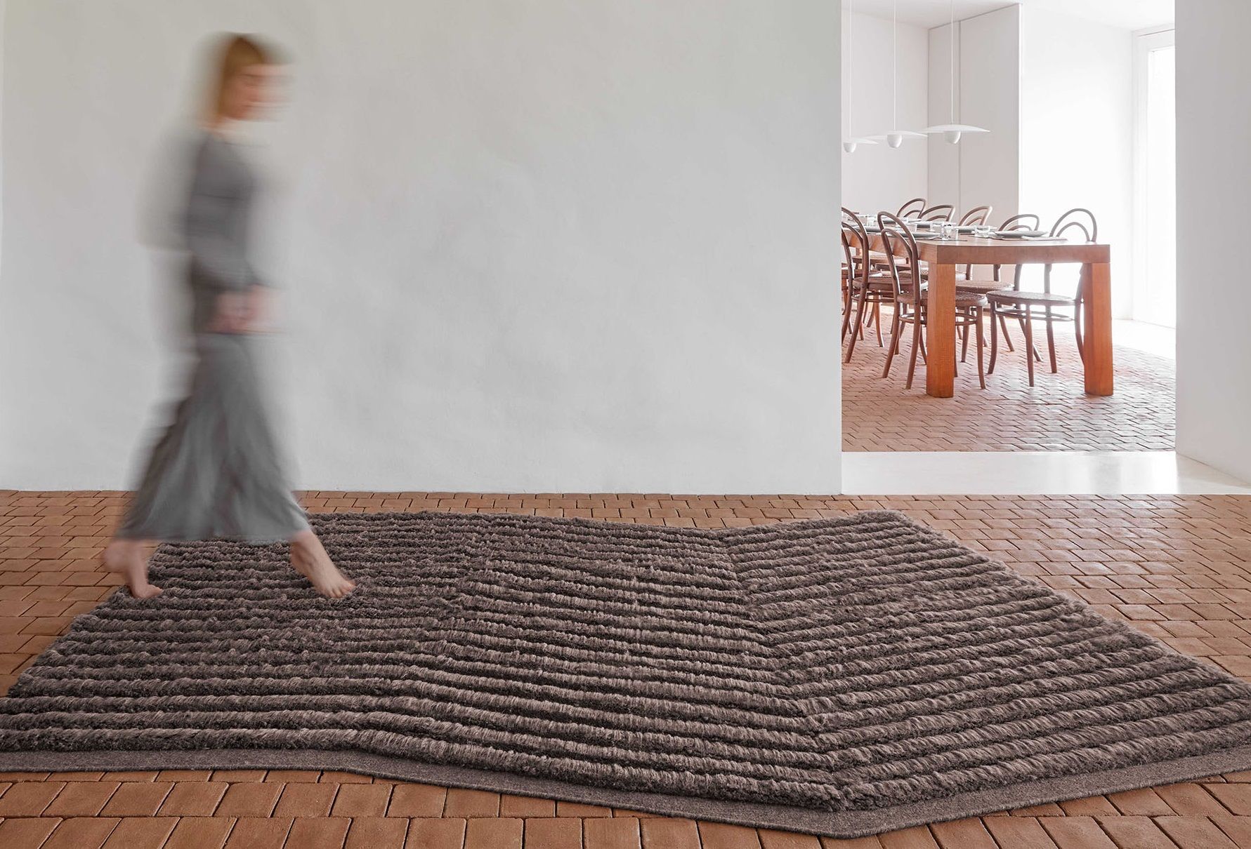 Lines Rug Tapis Gan