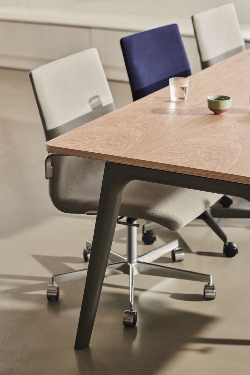 Table Pluralis Fritz Hansen