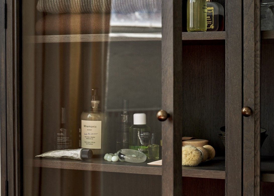 Trace SC88 armoire / vitrine AndTradition 