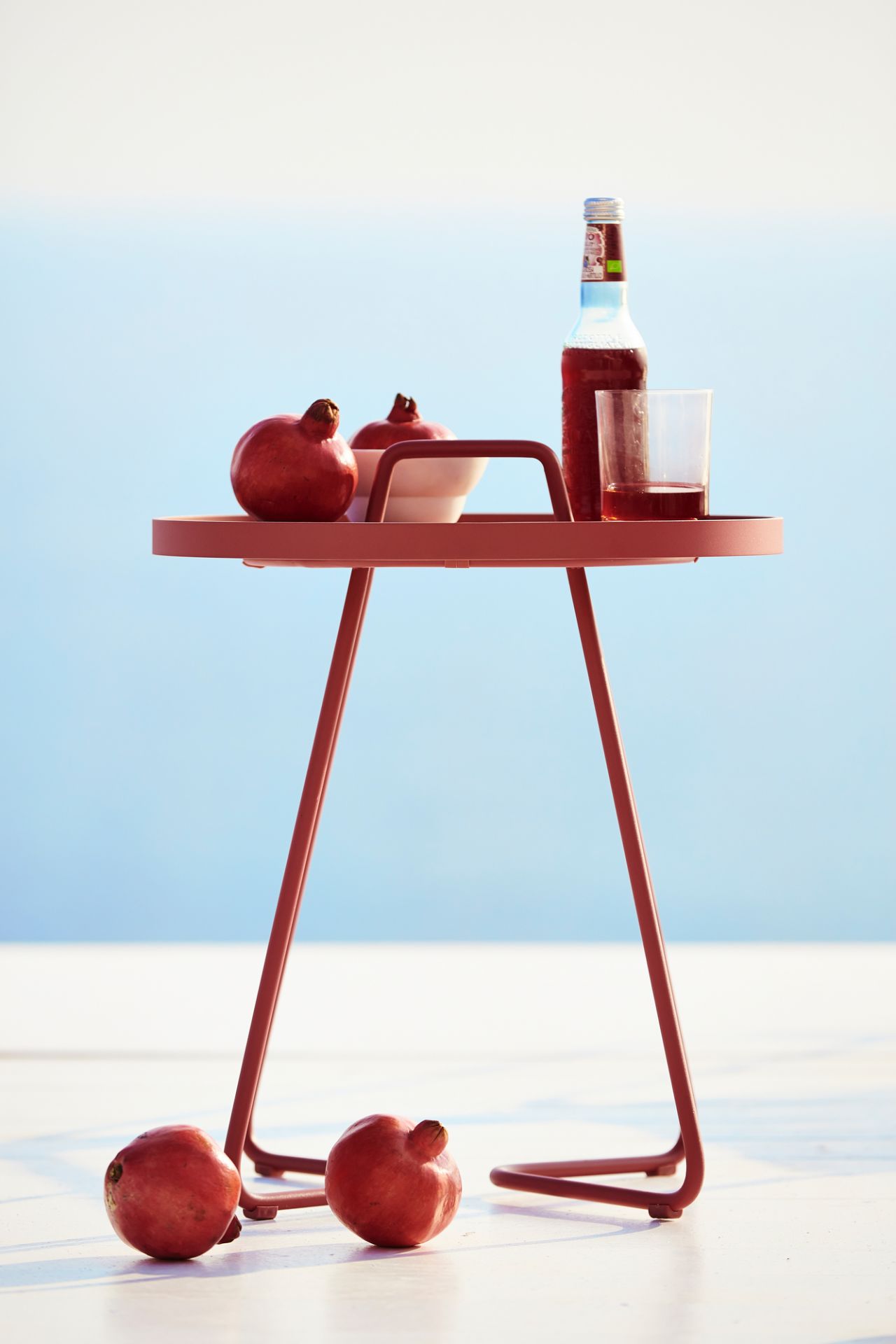 On-The-Move Outdoor table d'appoint petit noir Cane-Line