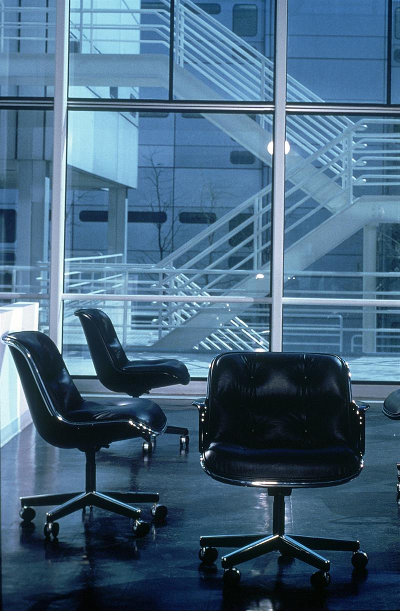 Pollock Executive chaise pivotante avec accoudoirs Knoll International 