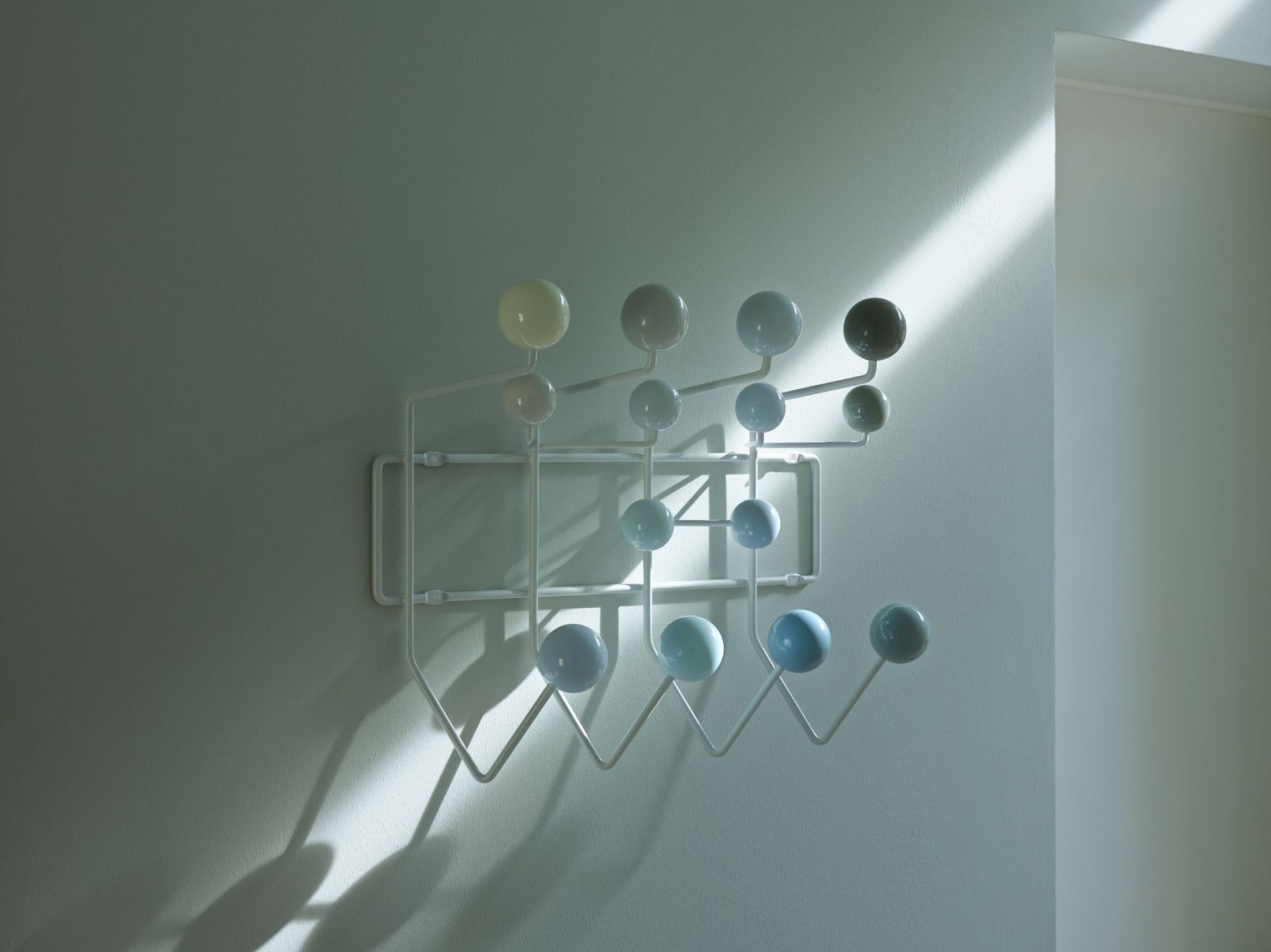 Eames Hang it all vestiaire vert Vitra