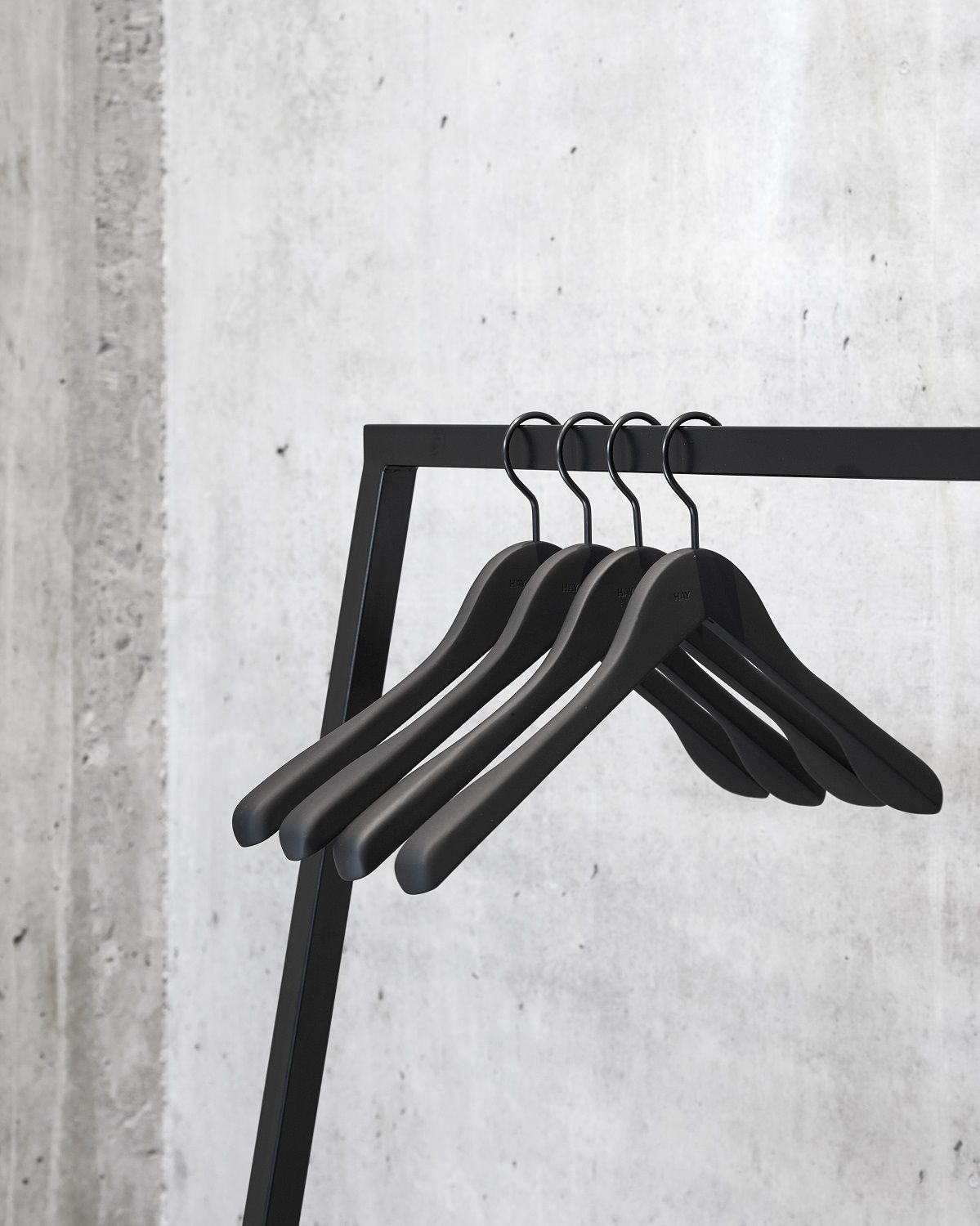 Soft Coat Hanger Wide 44 Set de 4 cintres Hay 