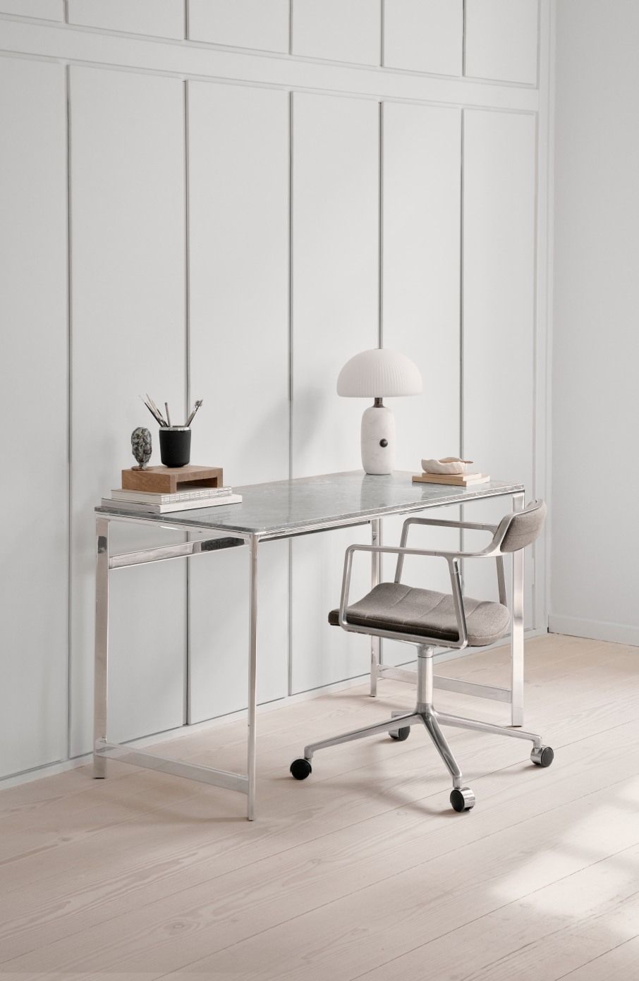 430 Studio Desk Bureau Vipp
