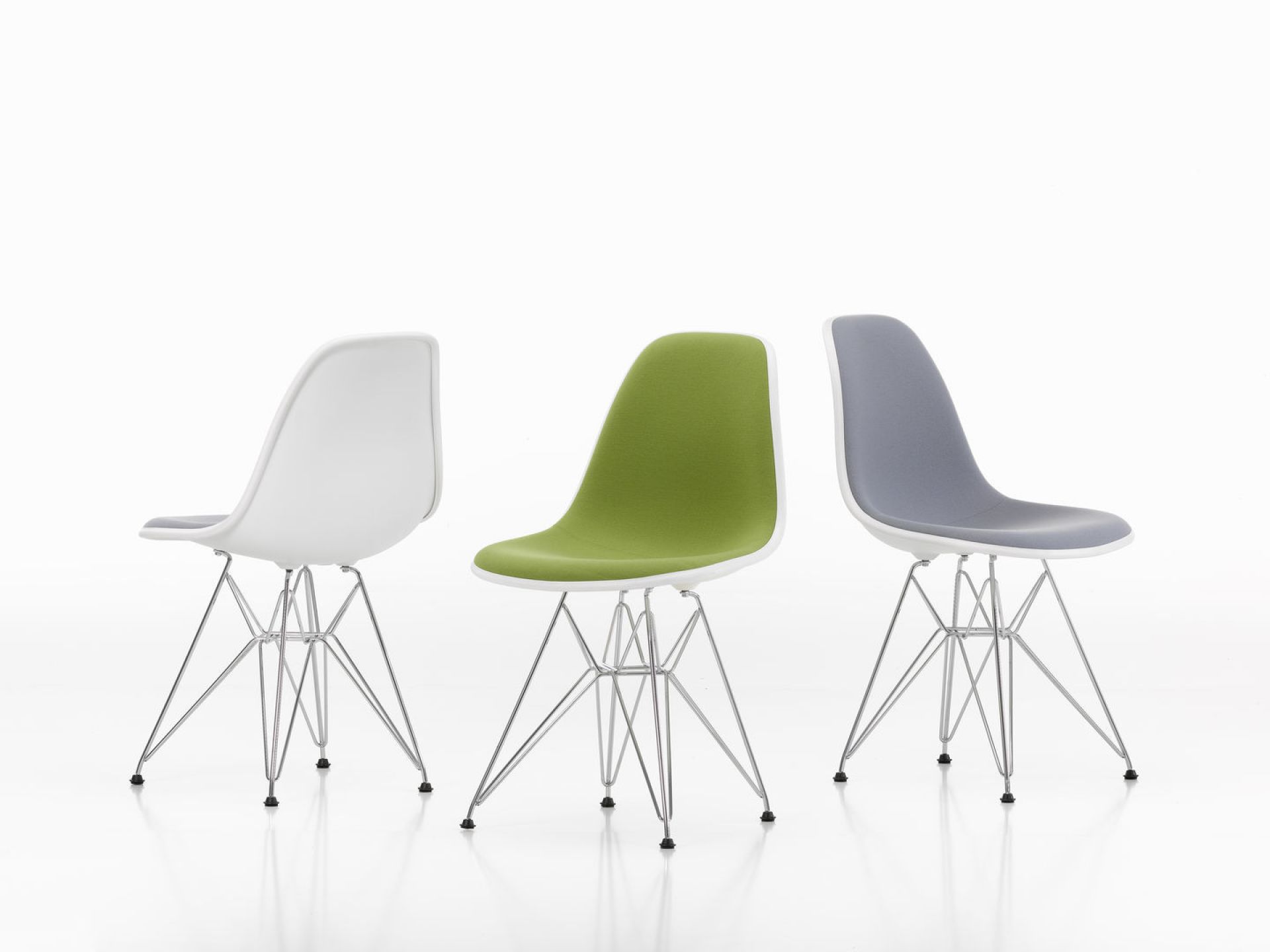 Eames Plastic Side Chair DSR chaise avec coussin d'assise Vitra
