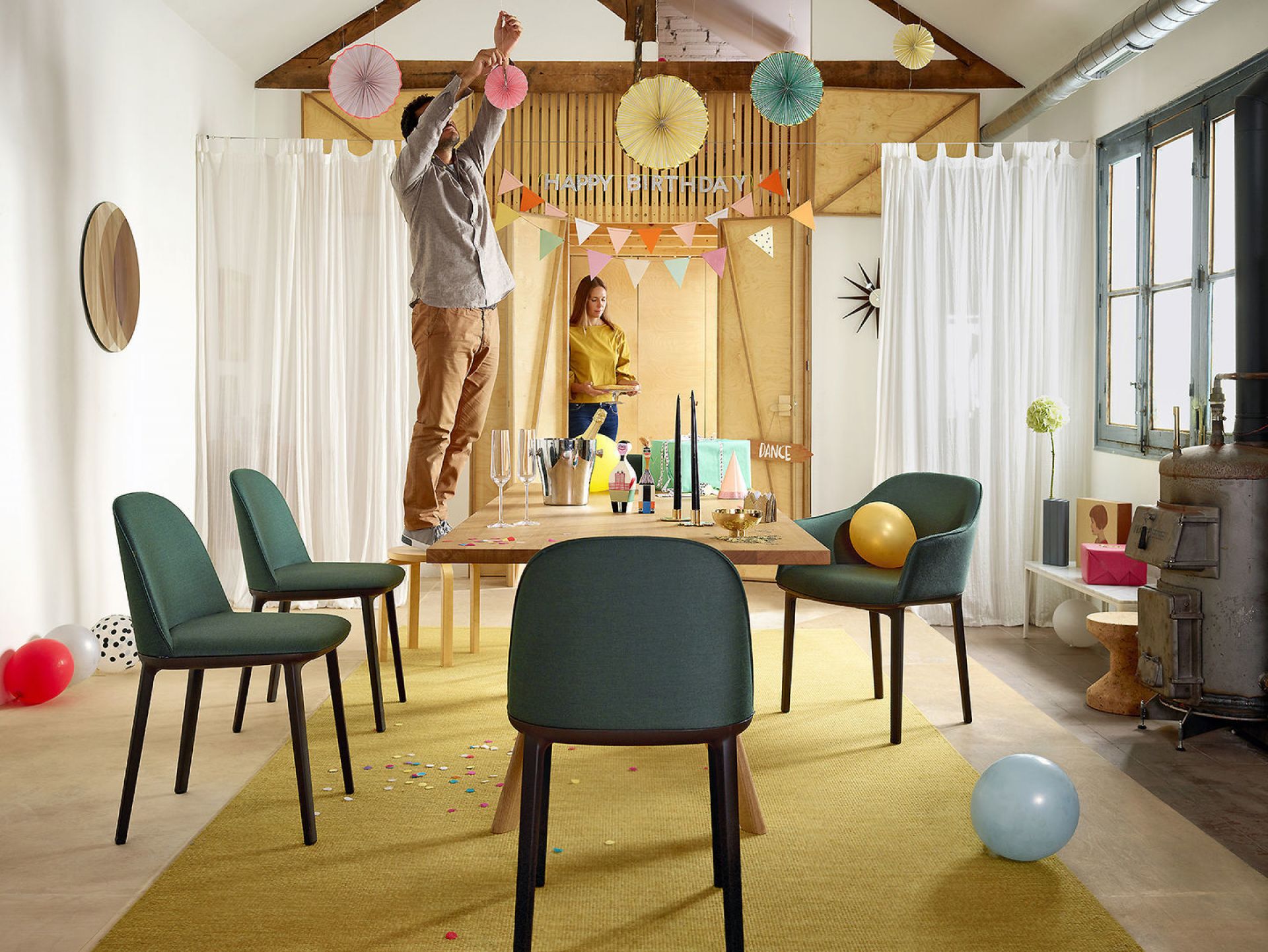 Chaise Softshell Side Chair Vitra