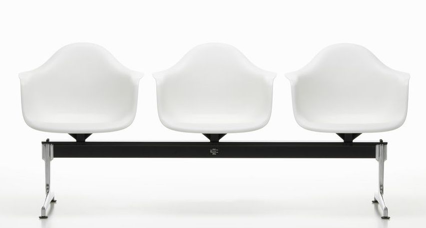 Eames Plastic Armchair RE sur traverse Vitra