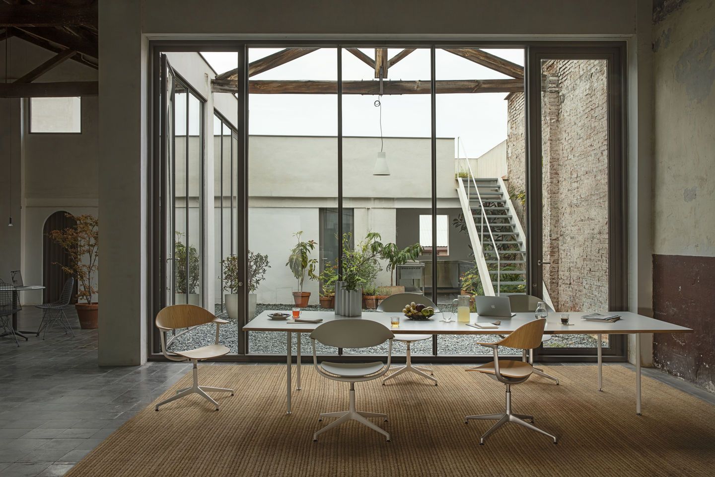 Mynt dossier et assise plastique Chaise de bureau Vitra