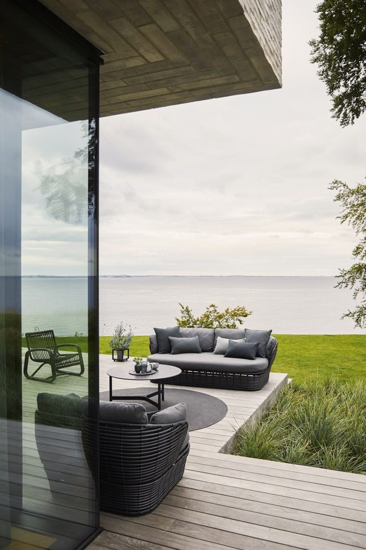 Basket Outdoor Lounge Chaise Cane-Line