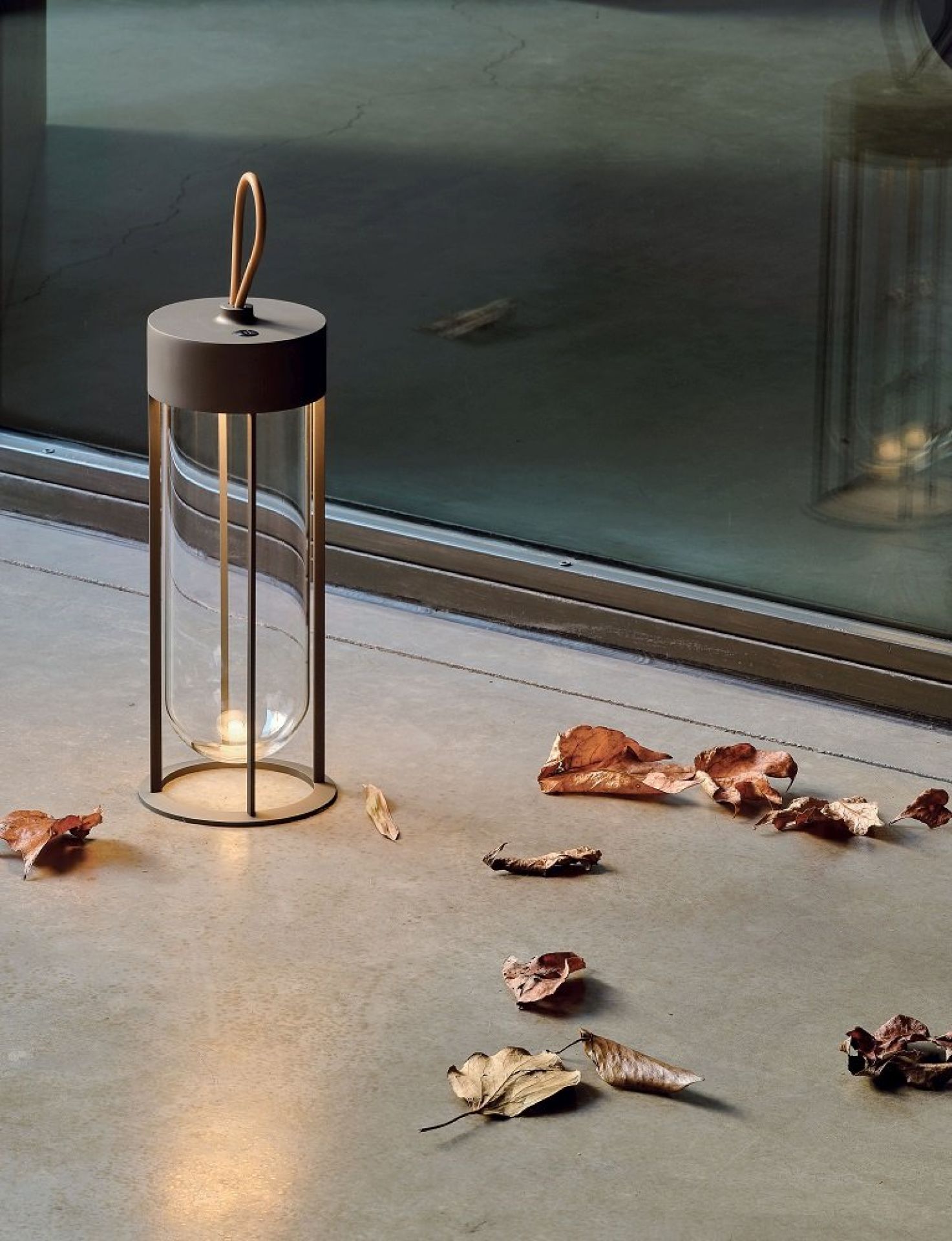 In Vitro Unplugged Battery Lampe / Lampe de table Flos Noir