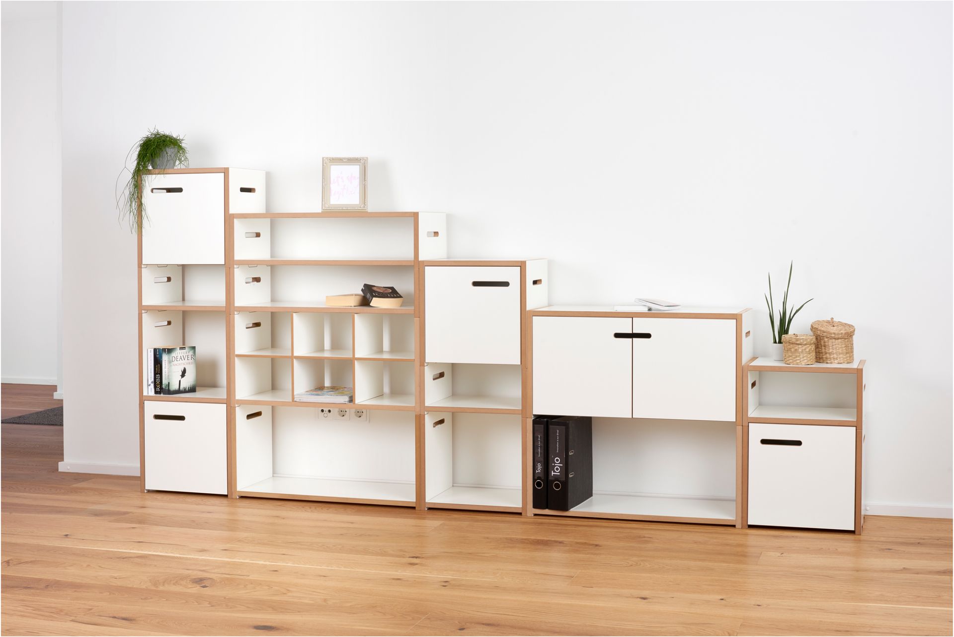 Hochstapler étagère module de base avec portes Tojo