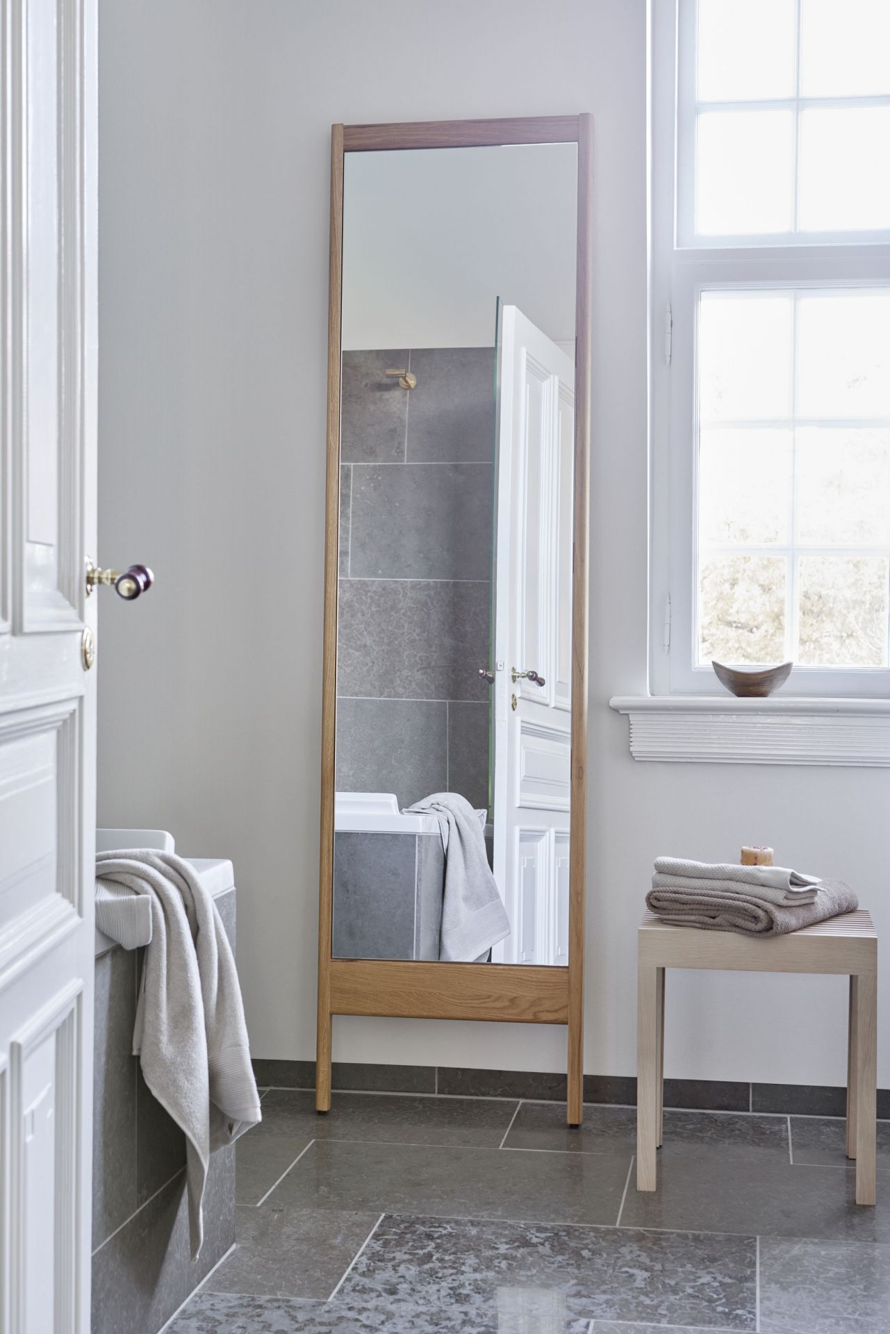 Lightweight Tabouret chêne Form & Refine