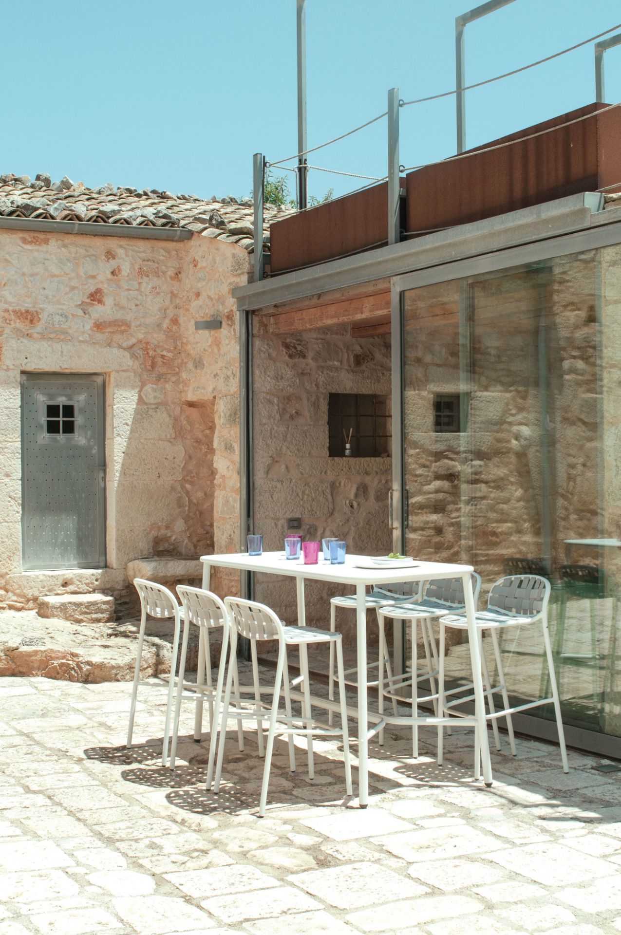 Yard Bar Tabouret emu