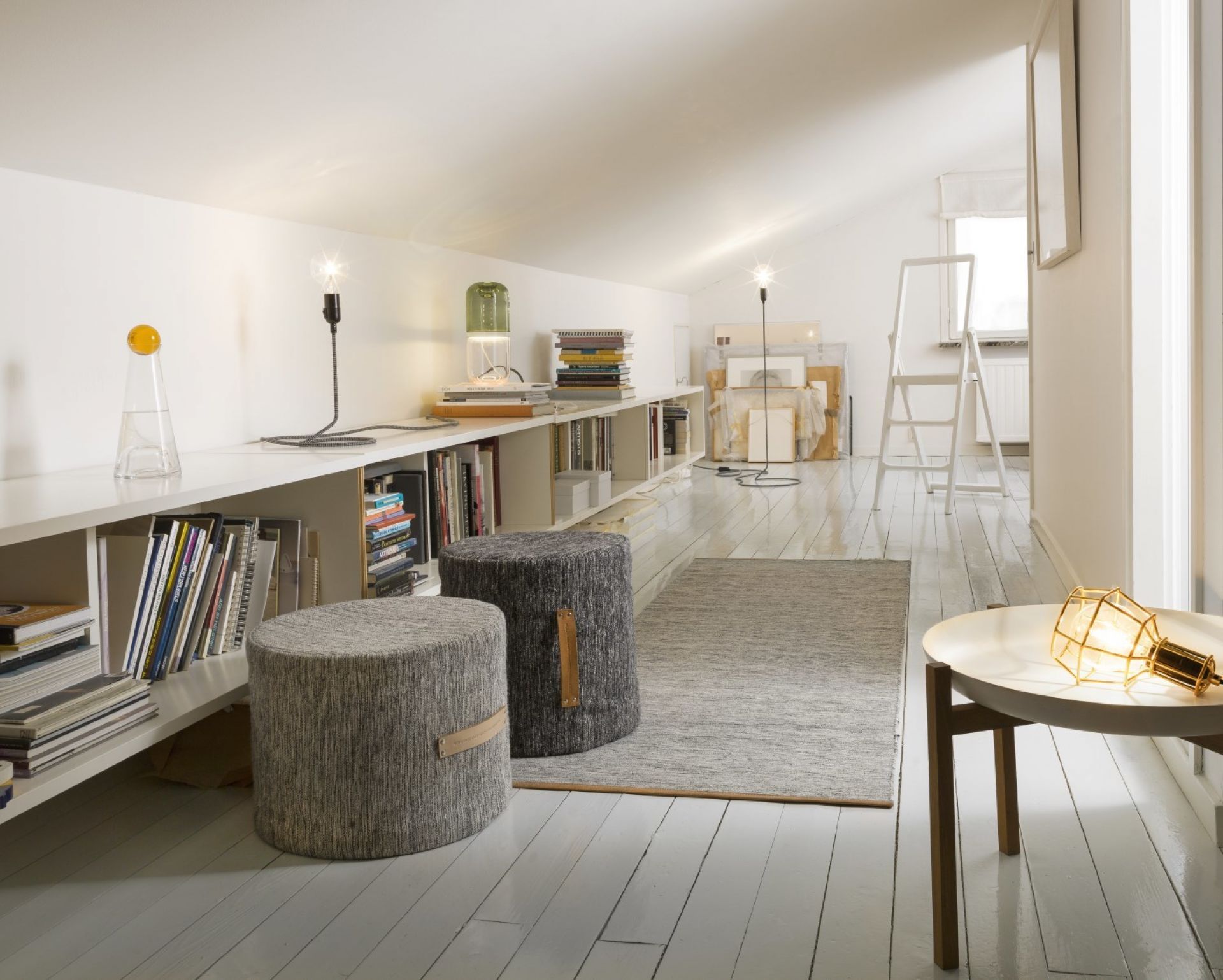 Björk H SIMPLE Tabouret haut GRIS CLAIR Design House Stockholm OFFRE SPECIALE