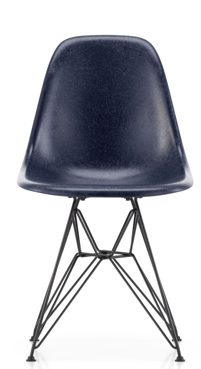 Eames Fiberglass Chair DSR chaise Vitra