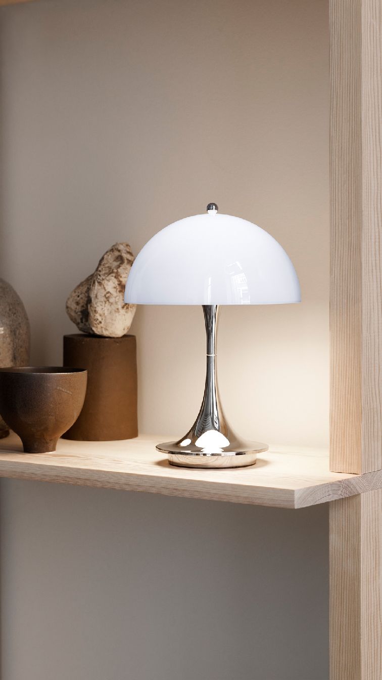 Panthella 160 Portable V3 Lampe de table à LED rechargeable Intérieur/Extérieur Louis Poulsen Opal Bleu-gris