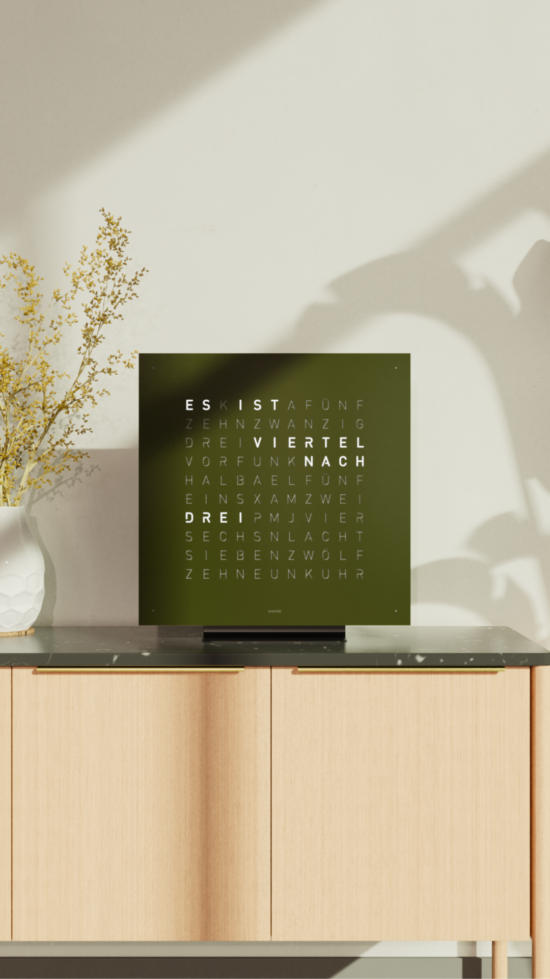 Earth 45 Steel Series Horloge murale / Objet temporel Allemande QLOCKTWO