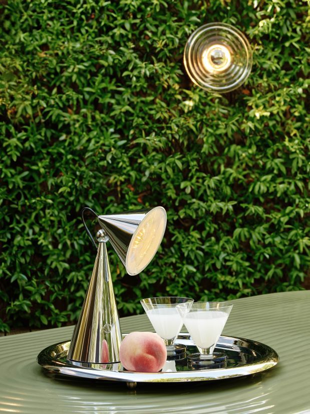 Pose Lampe à batterie LED Lampe de table Putty Tom Dixon