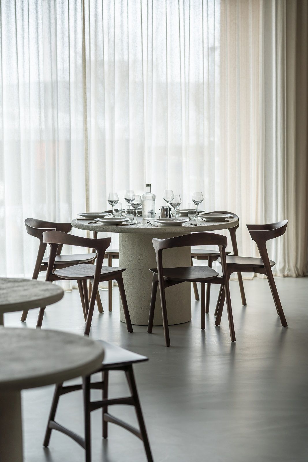 Elements Dining Table Table à manger ronde Ethnicraft