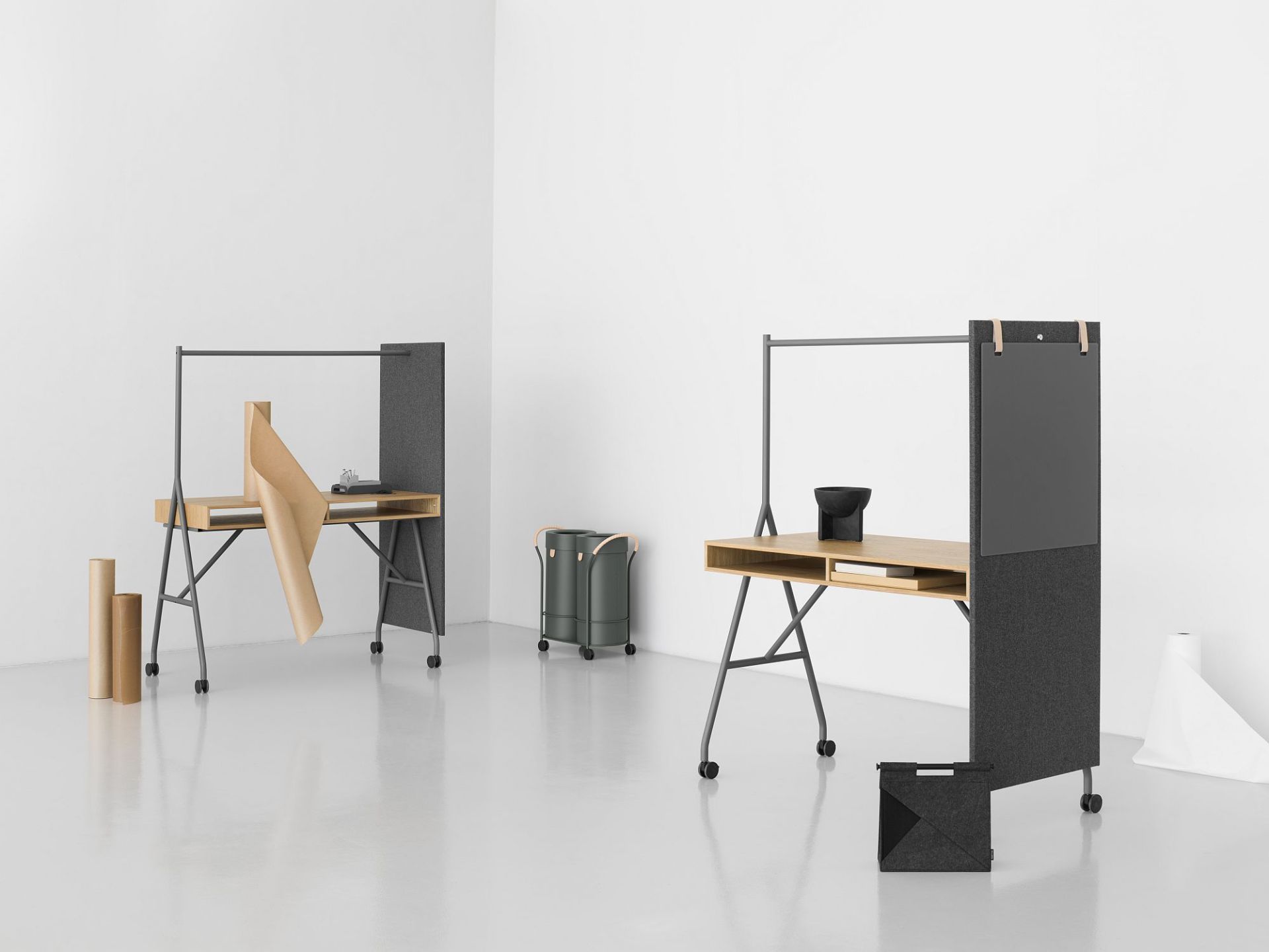 Hangout High Desk Table haute Mizetto QUICK SHIP