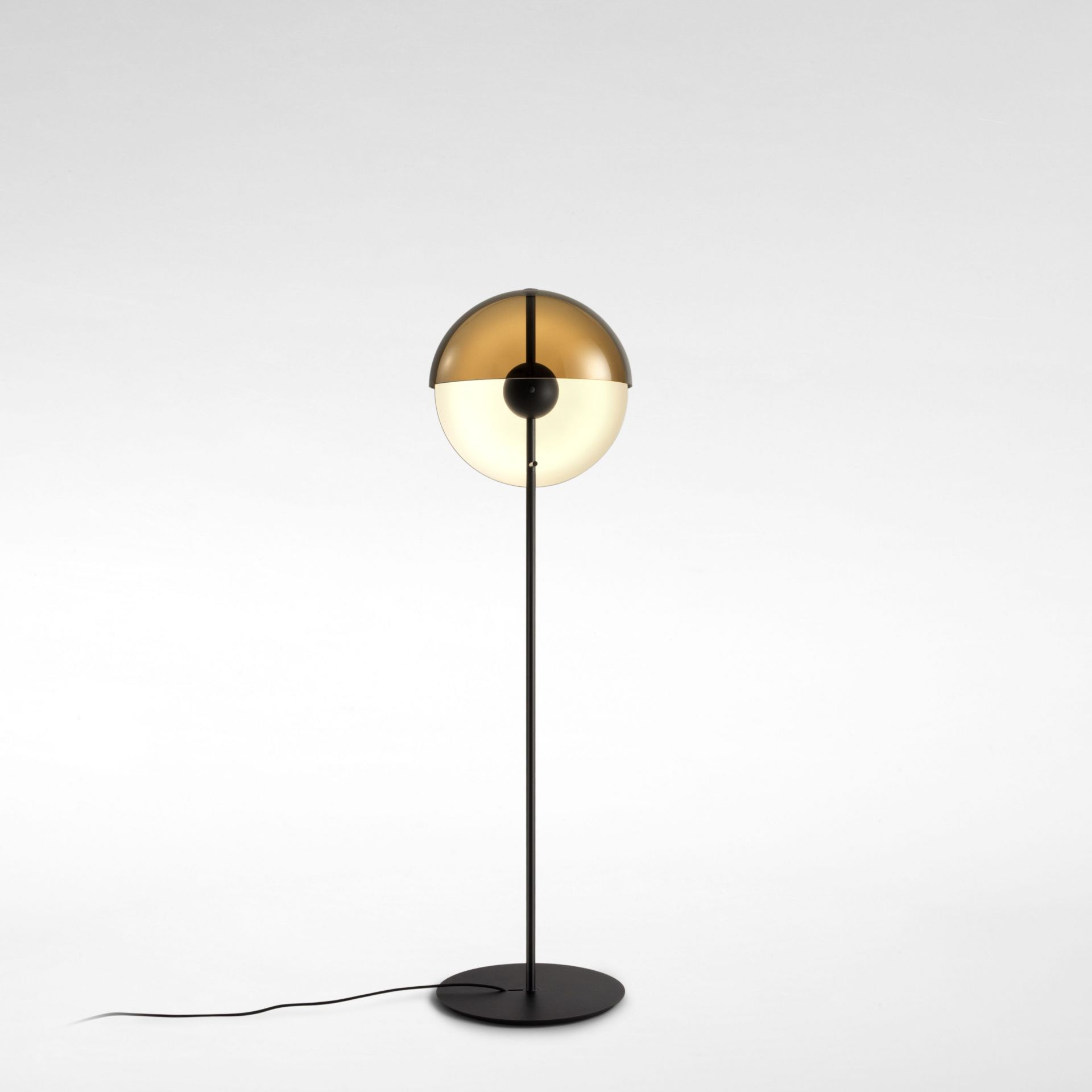 Theia P Lampadaire noir Marset