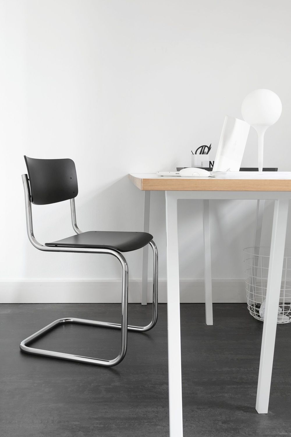 S 43 Classic Steel Tube Cantilever Chair CHROME/BLACK Thonet PREFERRED COMBINATION