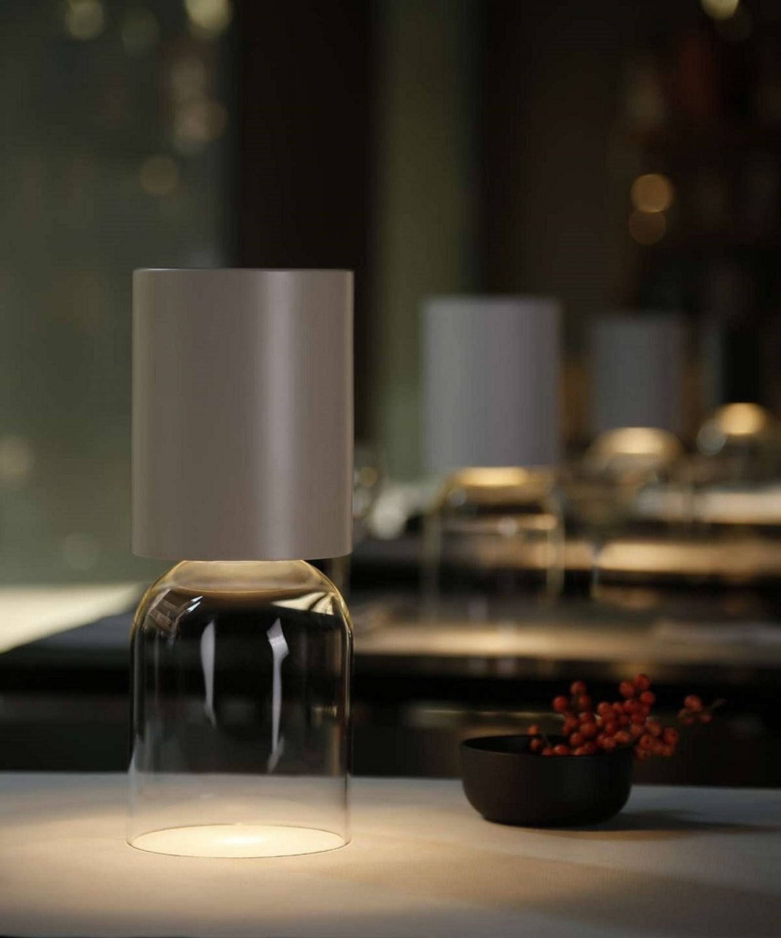 A02R1 NUI Mini Outdoor Portable lamp / Lampe de table gris Luceplan 