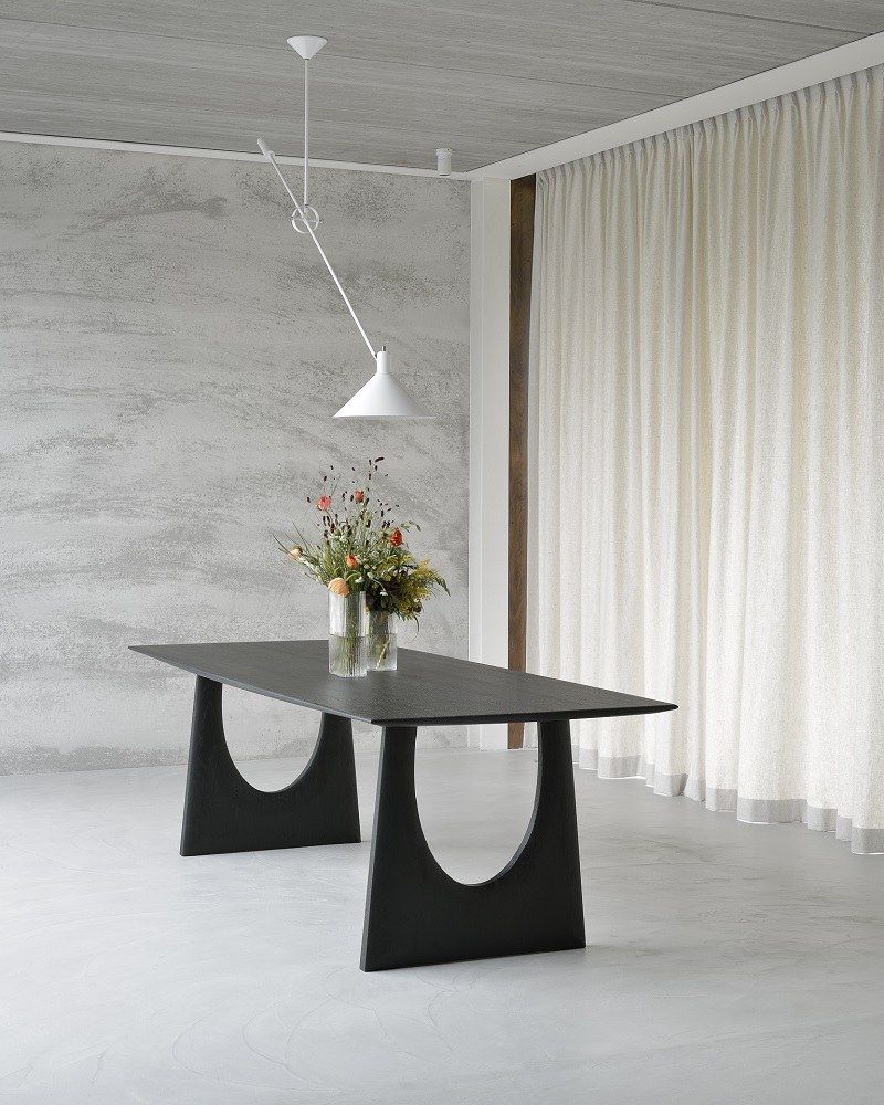 Geometric Dining table Table à manger Chêne noir Ethnicraft