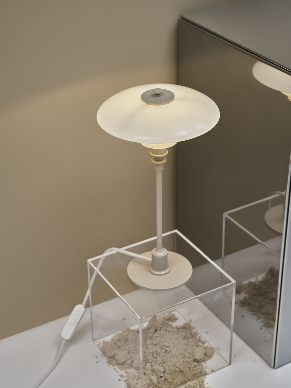 PH 2/1 Table lamp Lampe de table Glossy Louis Poulsen