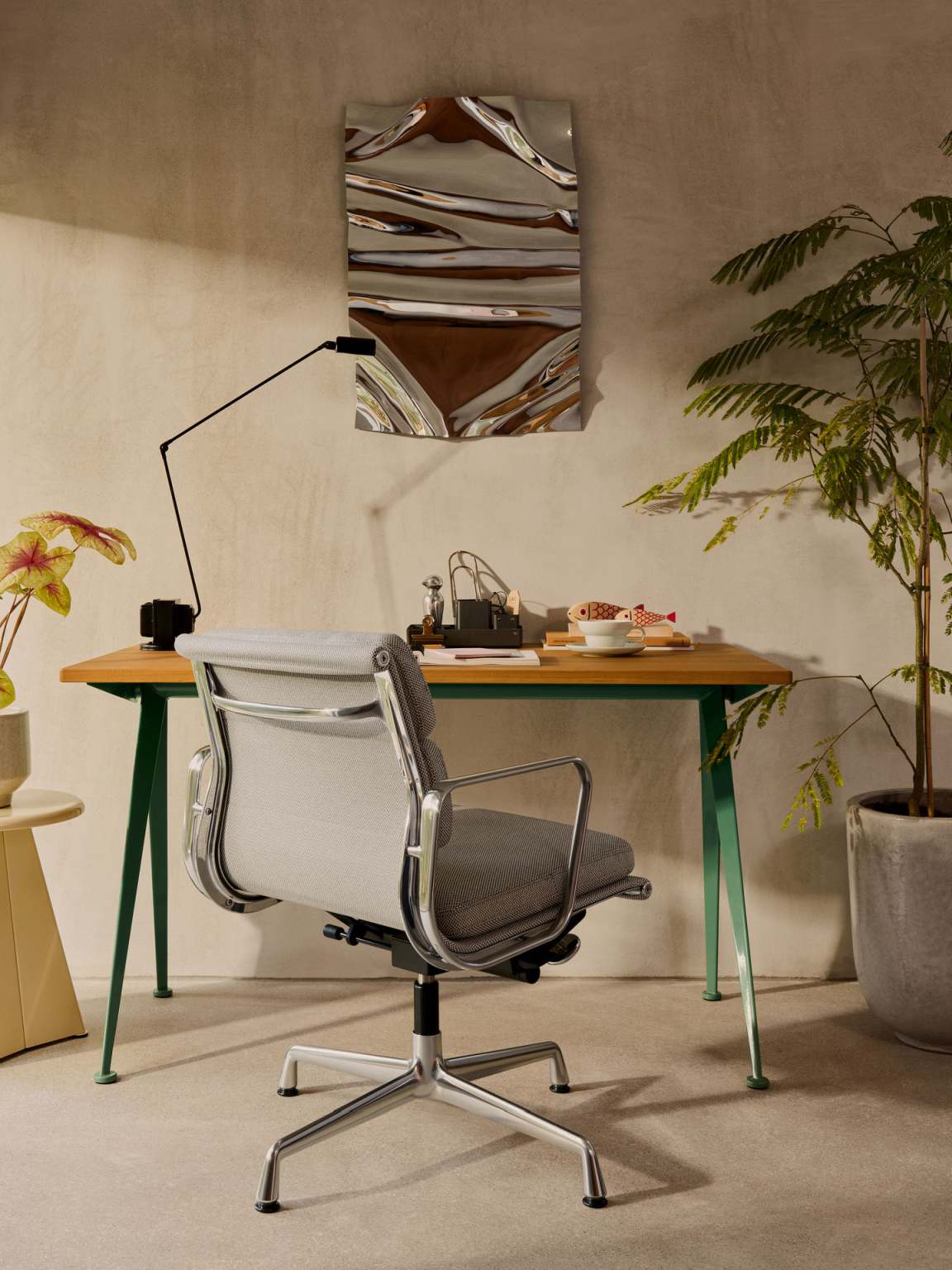 Soft Pad Chair EA 231 / EA231 Chaise Vitra