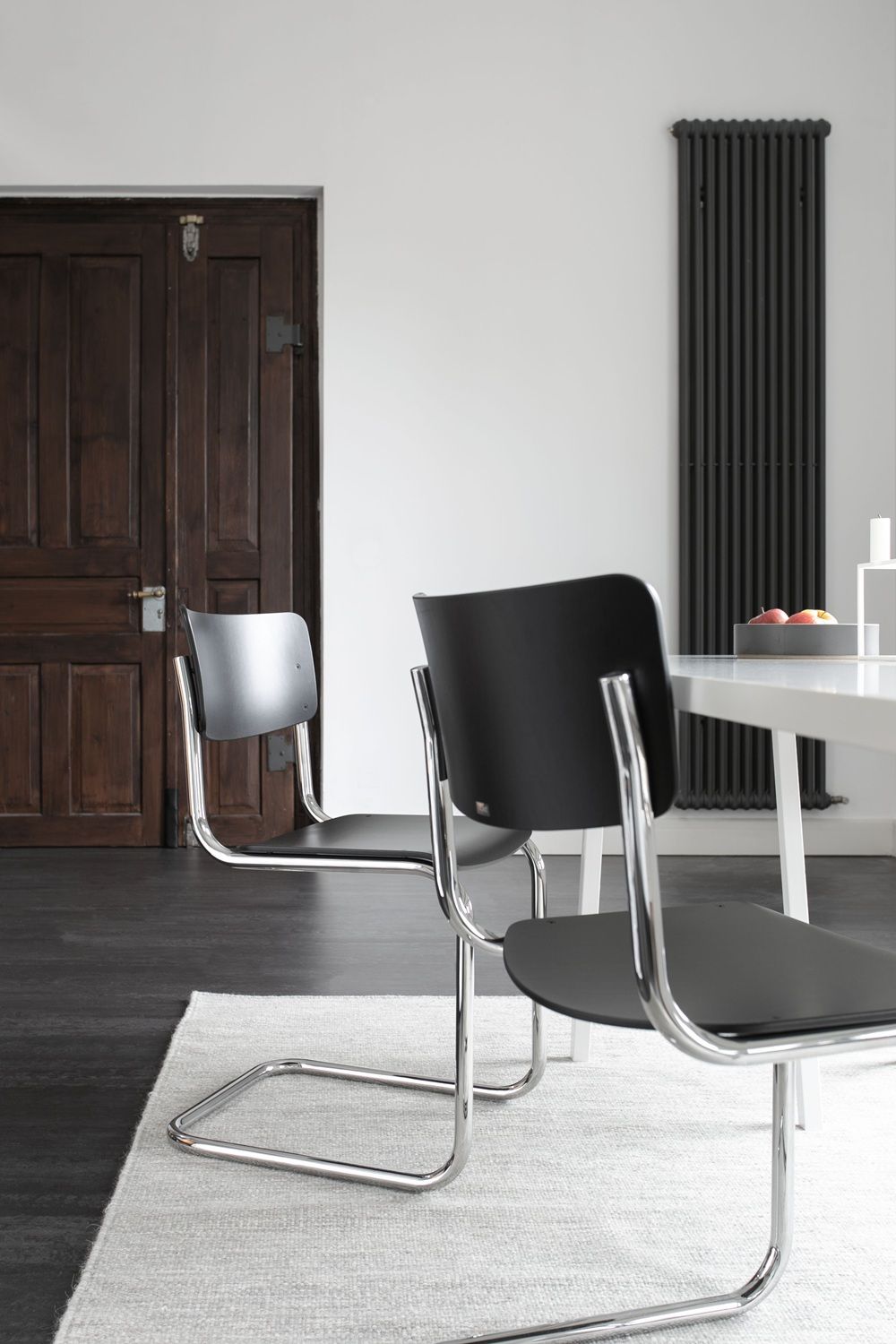 S 43 Classic Steel Tube Cantilever Chair CHROME/BLACK Thonet PREFERRED COMBINATION
