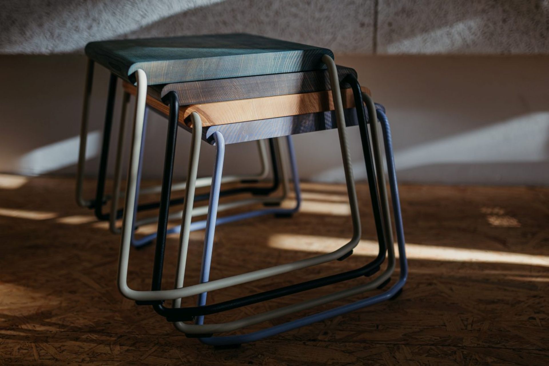 D:002 Table d'appoint Fuchs & Habicht