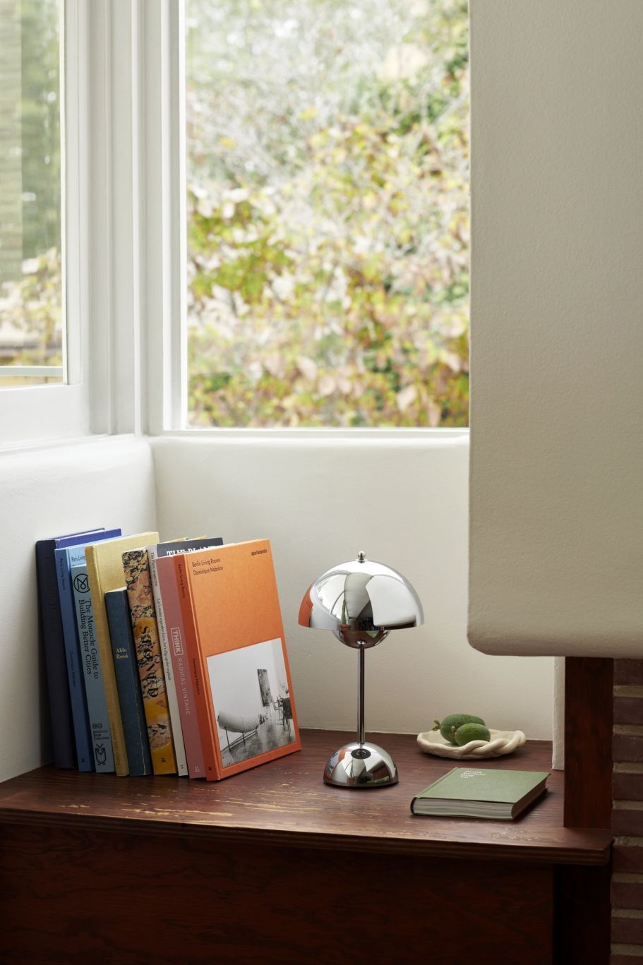 Flowerpot VP9 Portable Lampe à batterie / Lampe de table avec USB AndTradition Chromé