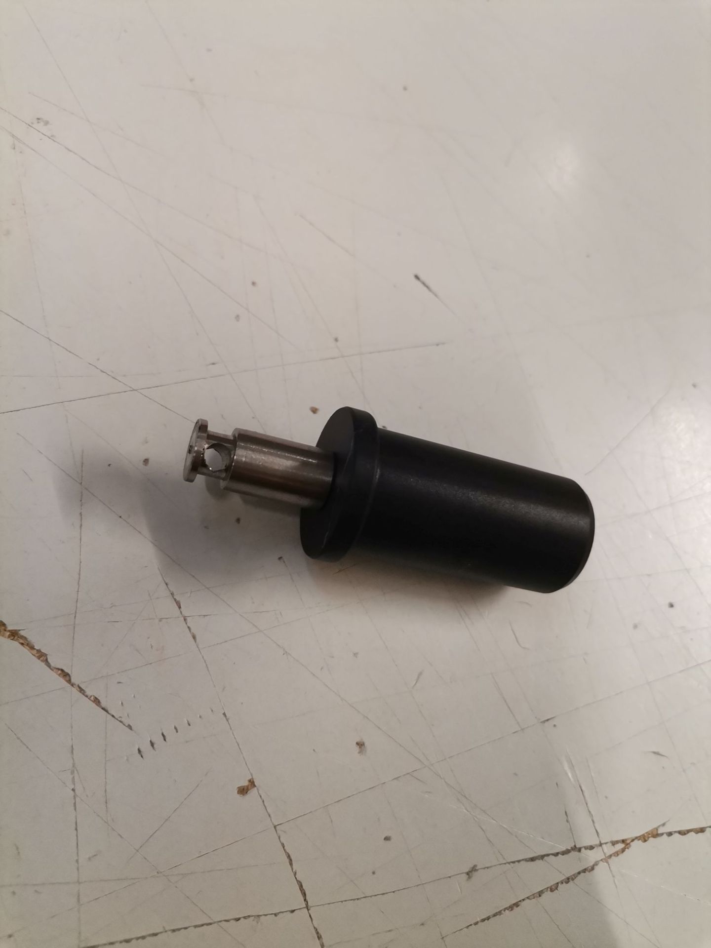 Adaptateur Fix-e Plus USM Haller / Kitos - pour fixer Lifto sur "USM Haller Table Plus/Access/Advanced" et "USM Kitos E Plus/Adv Belux PIÈCE UNIQUE