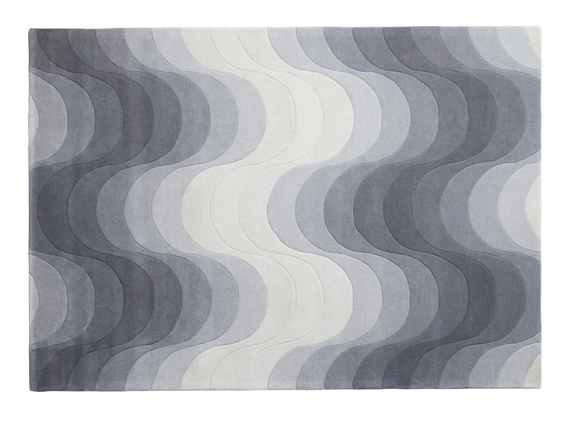Wave Rug Teppich Grau Verpan: Rechteckiger Teppich mit wellenförmigem Muster in verschiedenen Grautönen und Weiß.