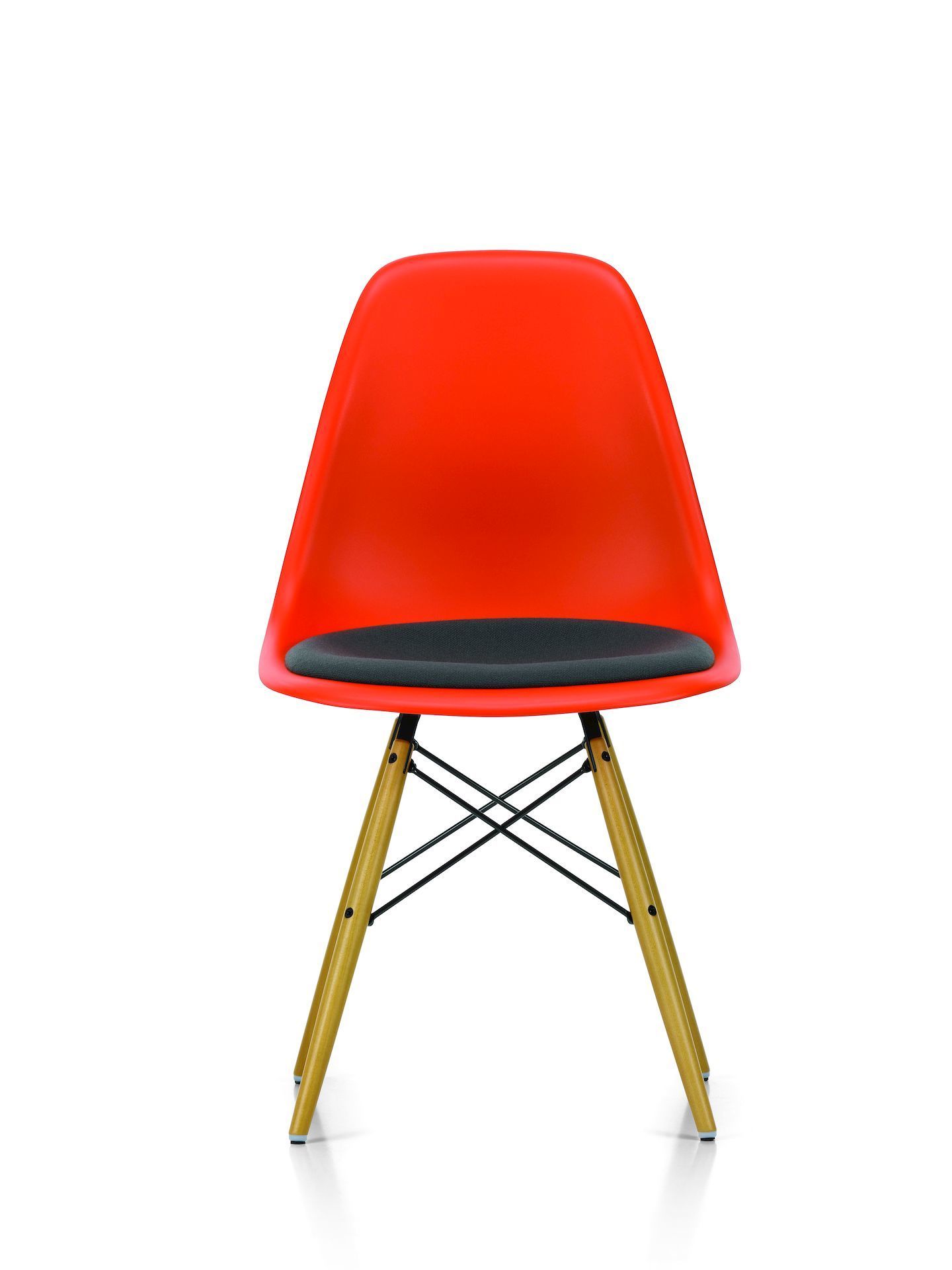 Eames Plastic Side Chair DSW chaise avec coussin d'assise Vitra