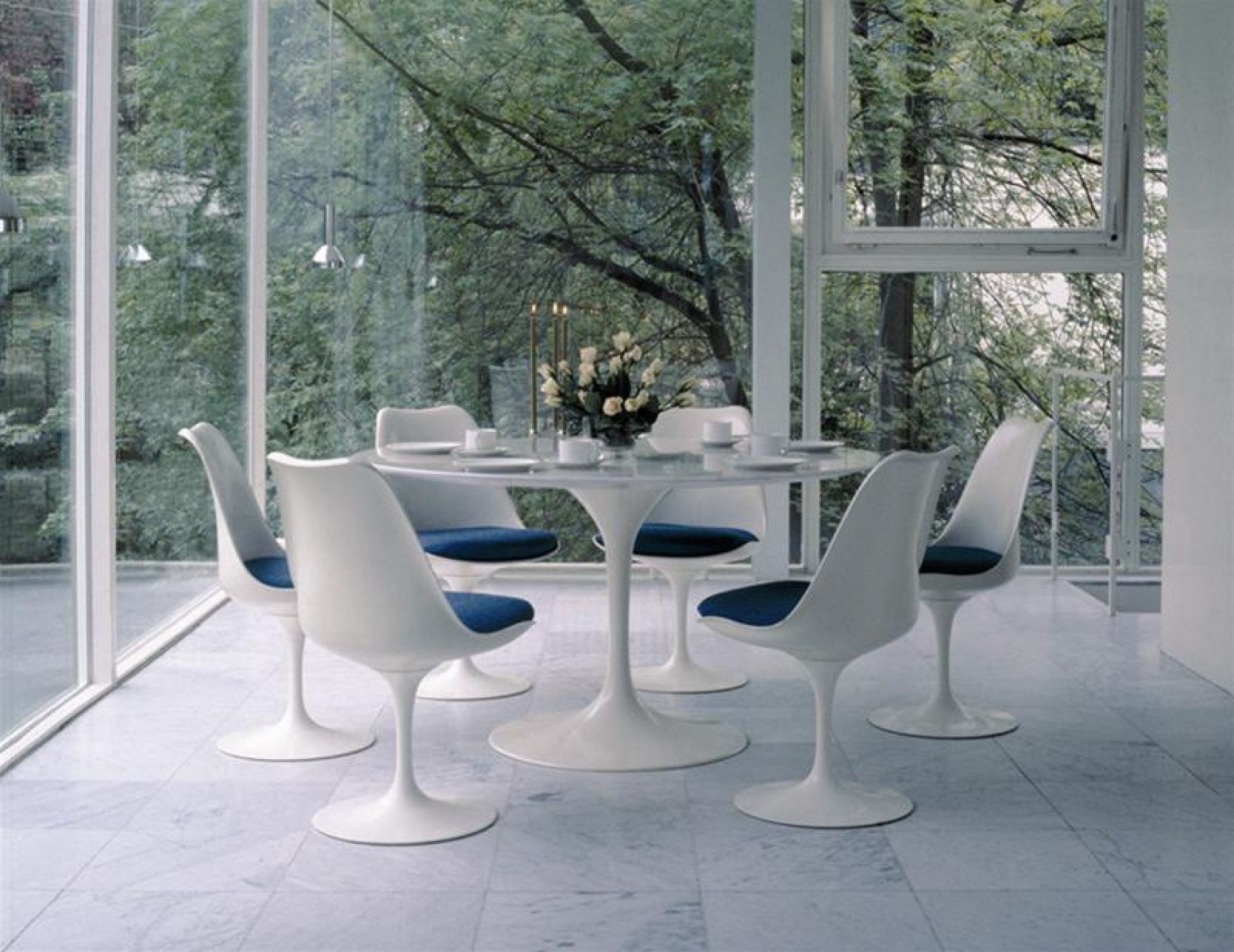 Chaise Tulipe, chaise non pivotante, Knoll International PIÈCE D'EXPOSITION