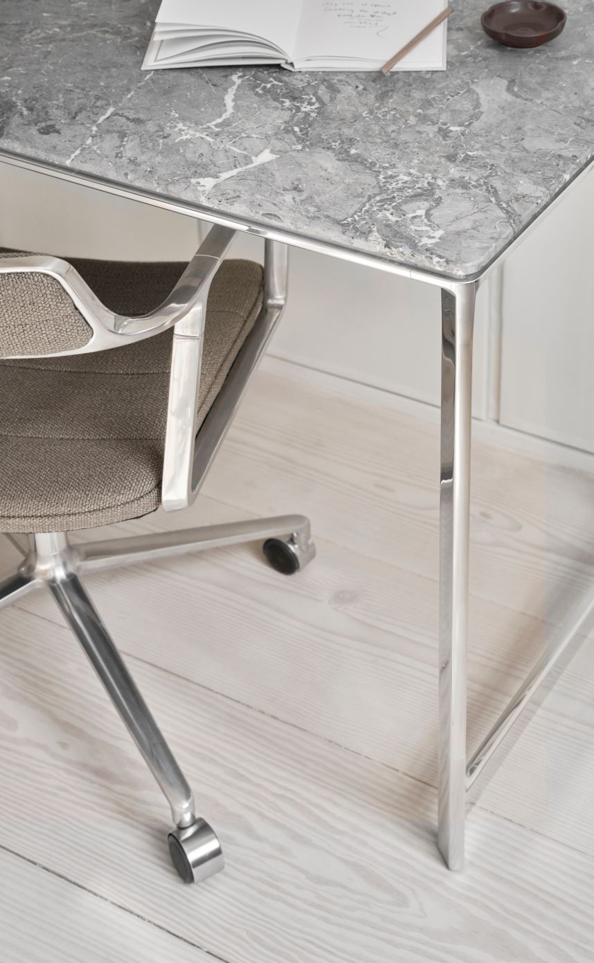 430 Studio Desk Bureau Vipp
