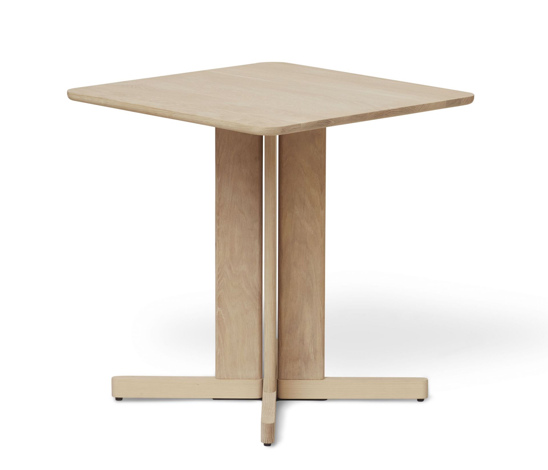 Quatrefoil Table blanche huilée Form & Refine