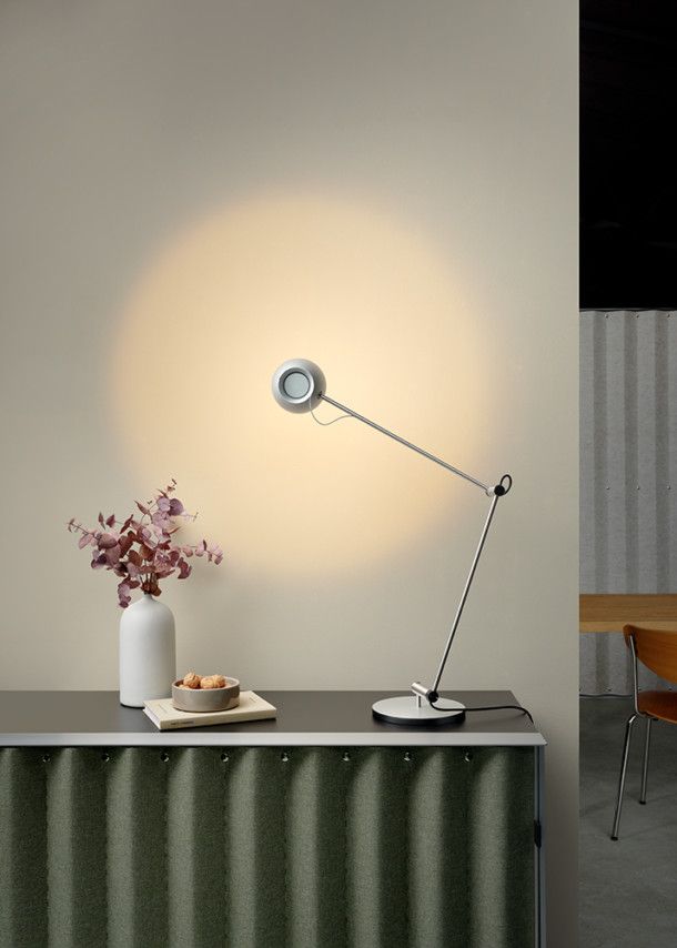 IRIO T Table lamp Lampe de table Baltensweiler