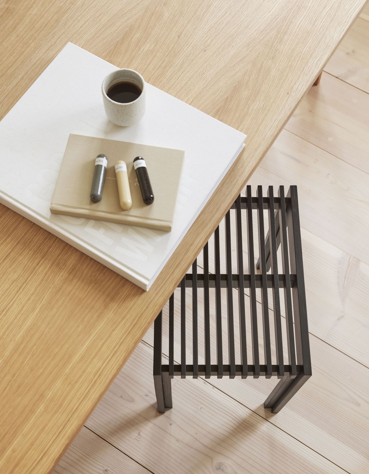 Lightweight Tabouret chêne Form & Refine