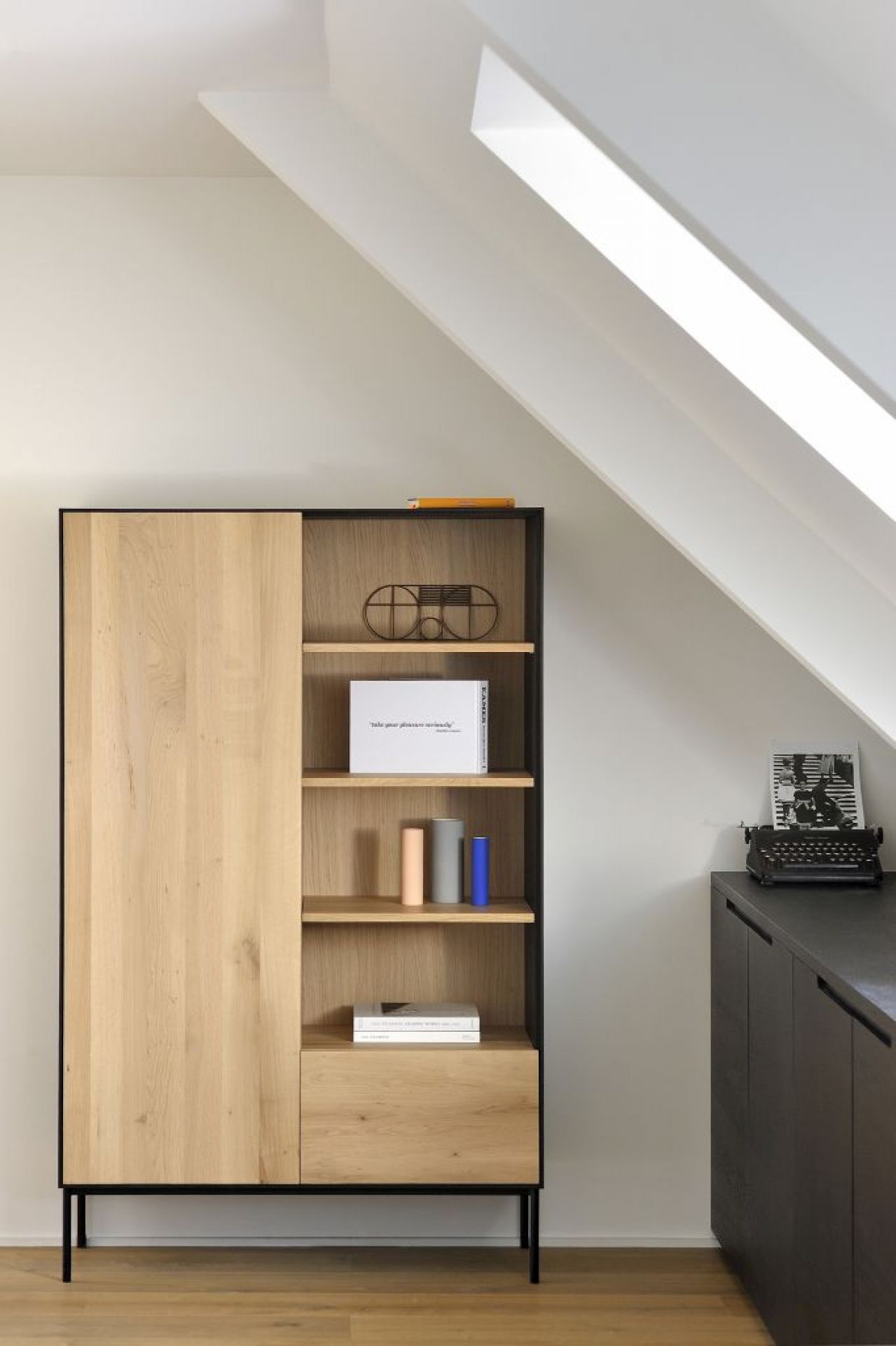 Blackbird Armoire de rangement en chêne Ethnicraft