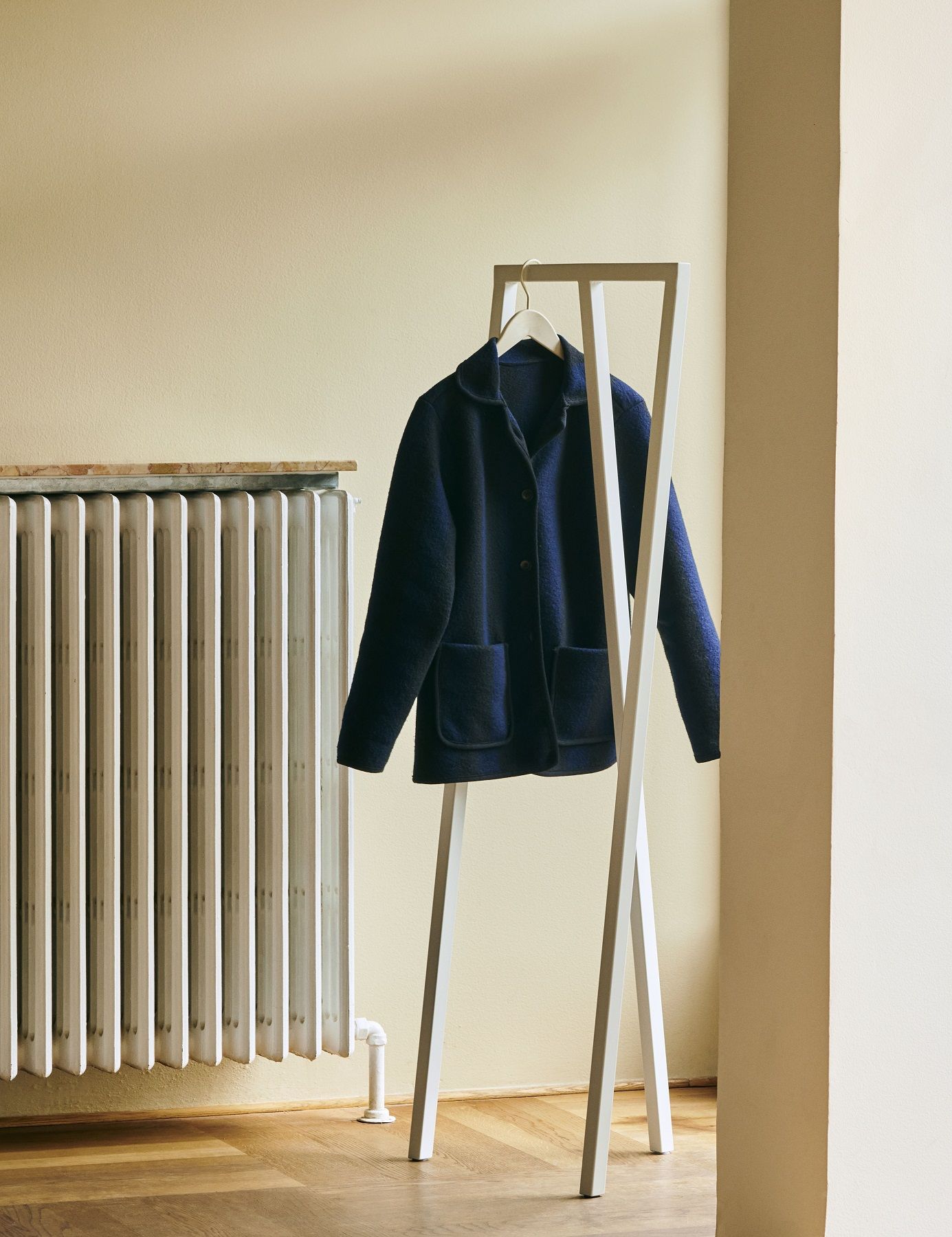 Loop Stand Hall Blanc Hay OFFRE SPECIALE
