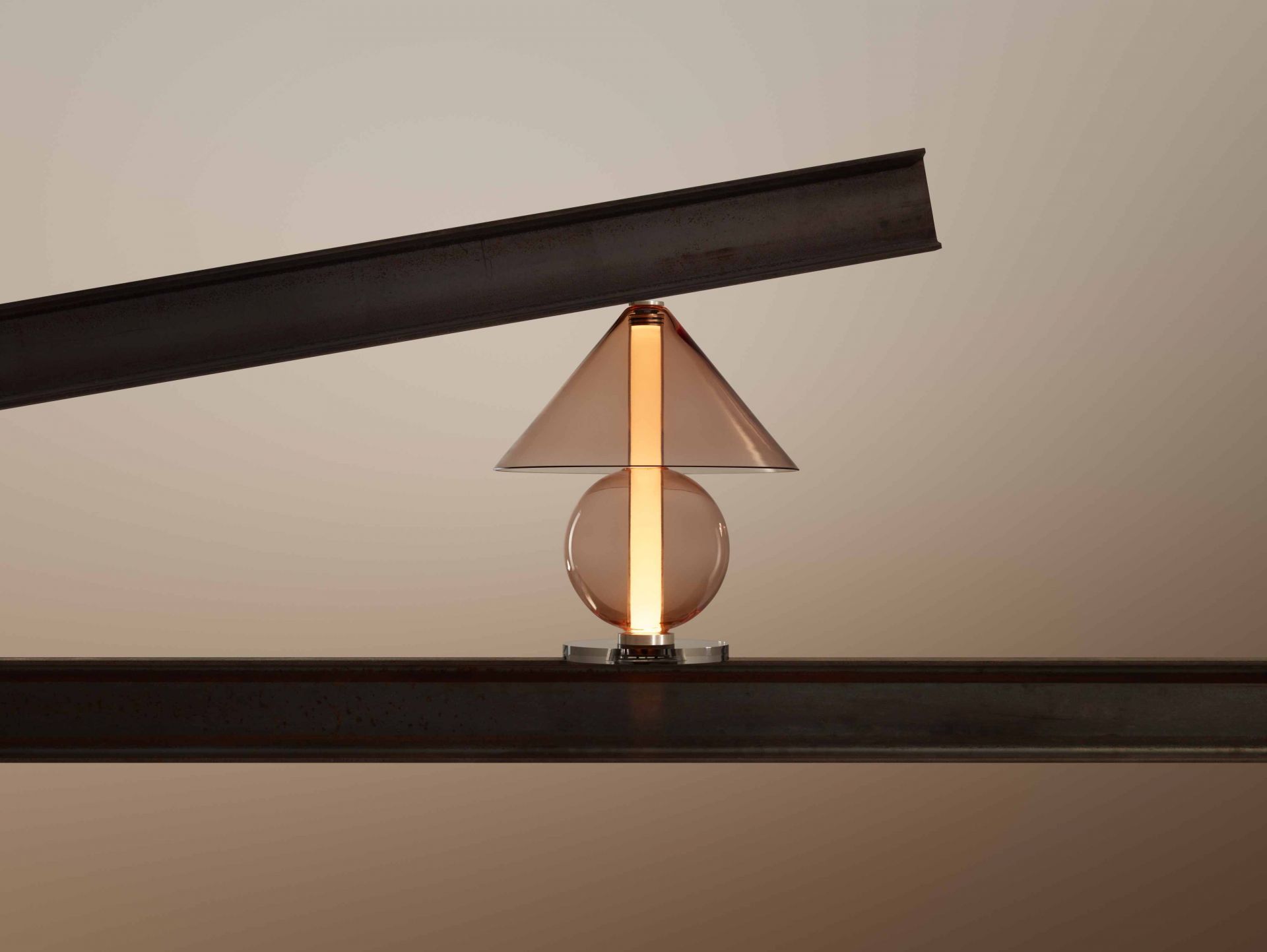 Fragile Lampe de table marset