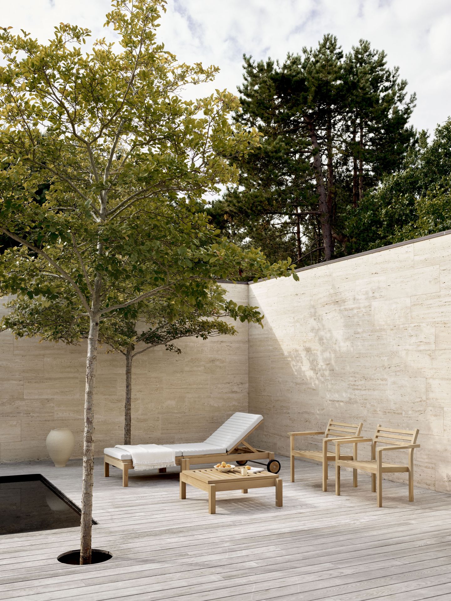 AH601 Chaise avec accoudoirs en teck Outdoor Carl Hansen & Søn