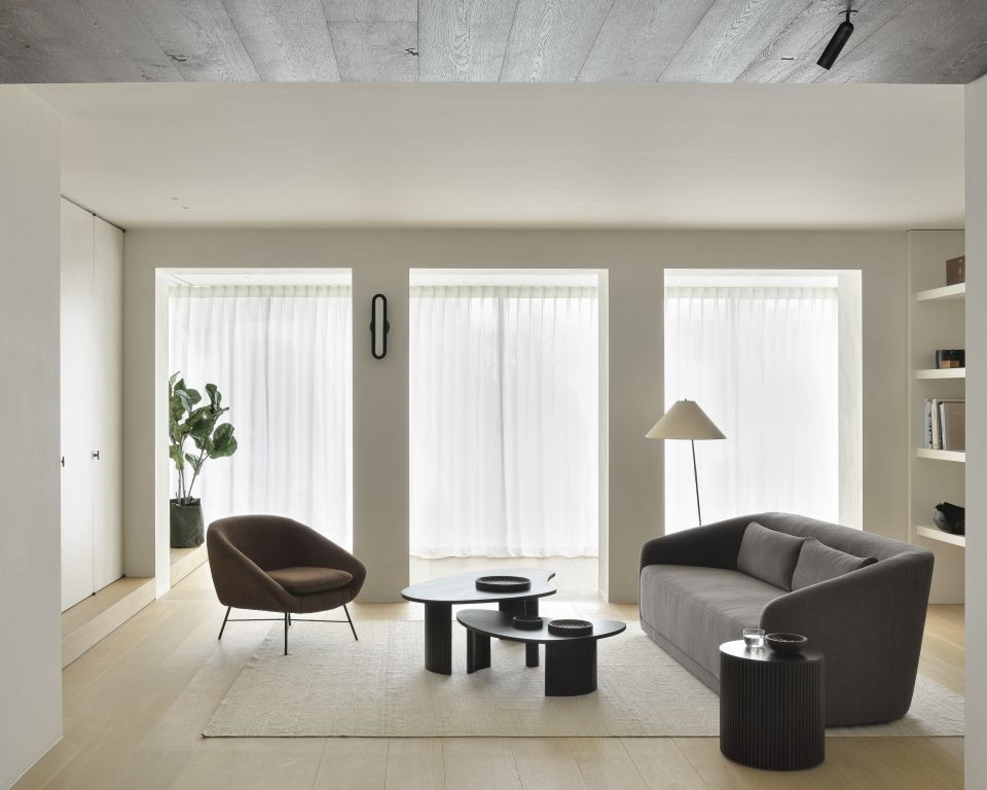 Roller Max Table d'appoint ronde brun foncé Ethnicraft